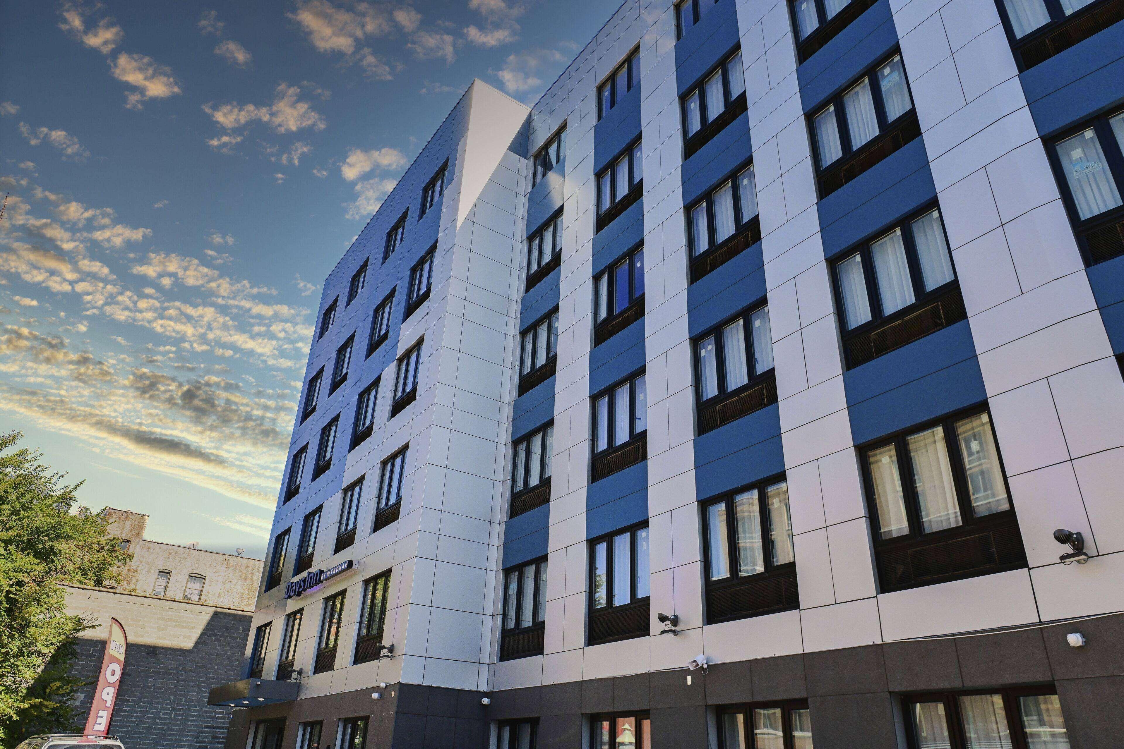 Days By Wyndham Bronx Nyc Hotel 3*