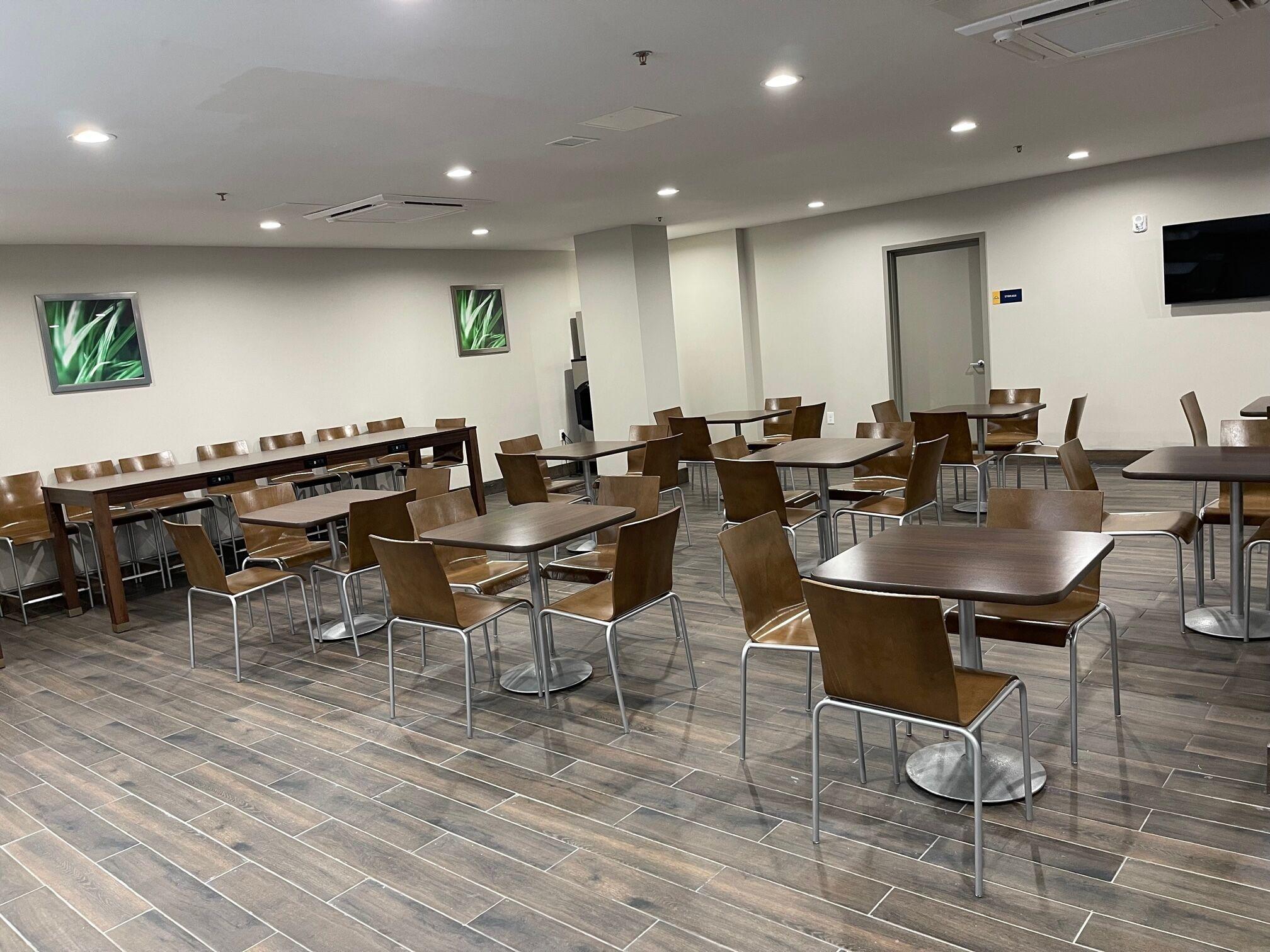 Days By Wyndham Bronx Nyc Hotel