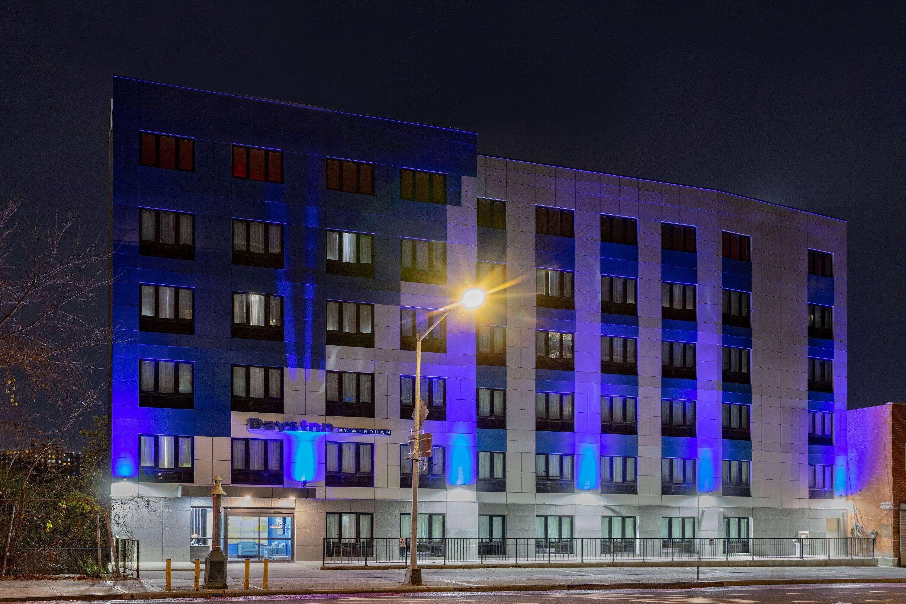 Days By Wyndham Bronx Nyc Hotel 3*