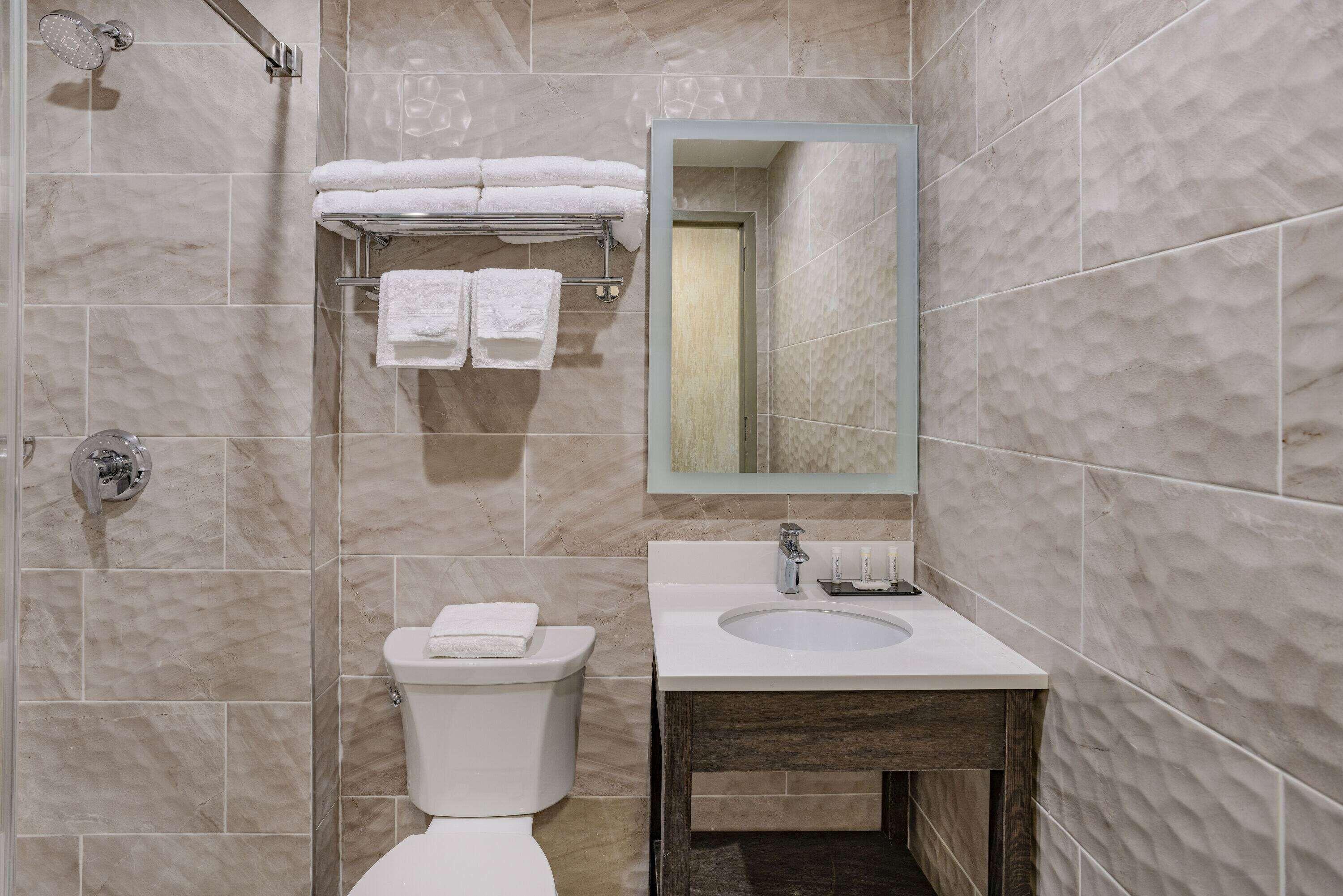 Days By Wyndham Bronx Nyc