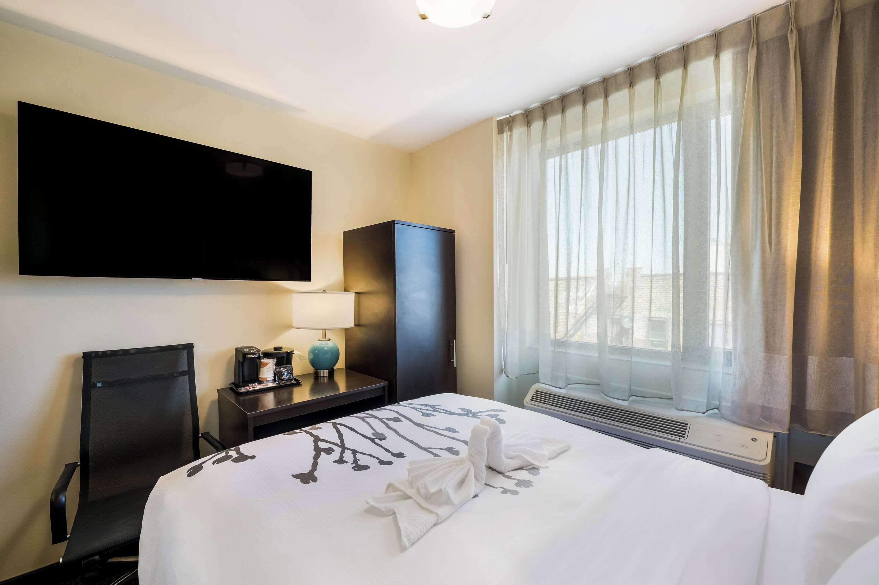 Sleep Bronx - Soundview Hotel