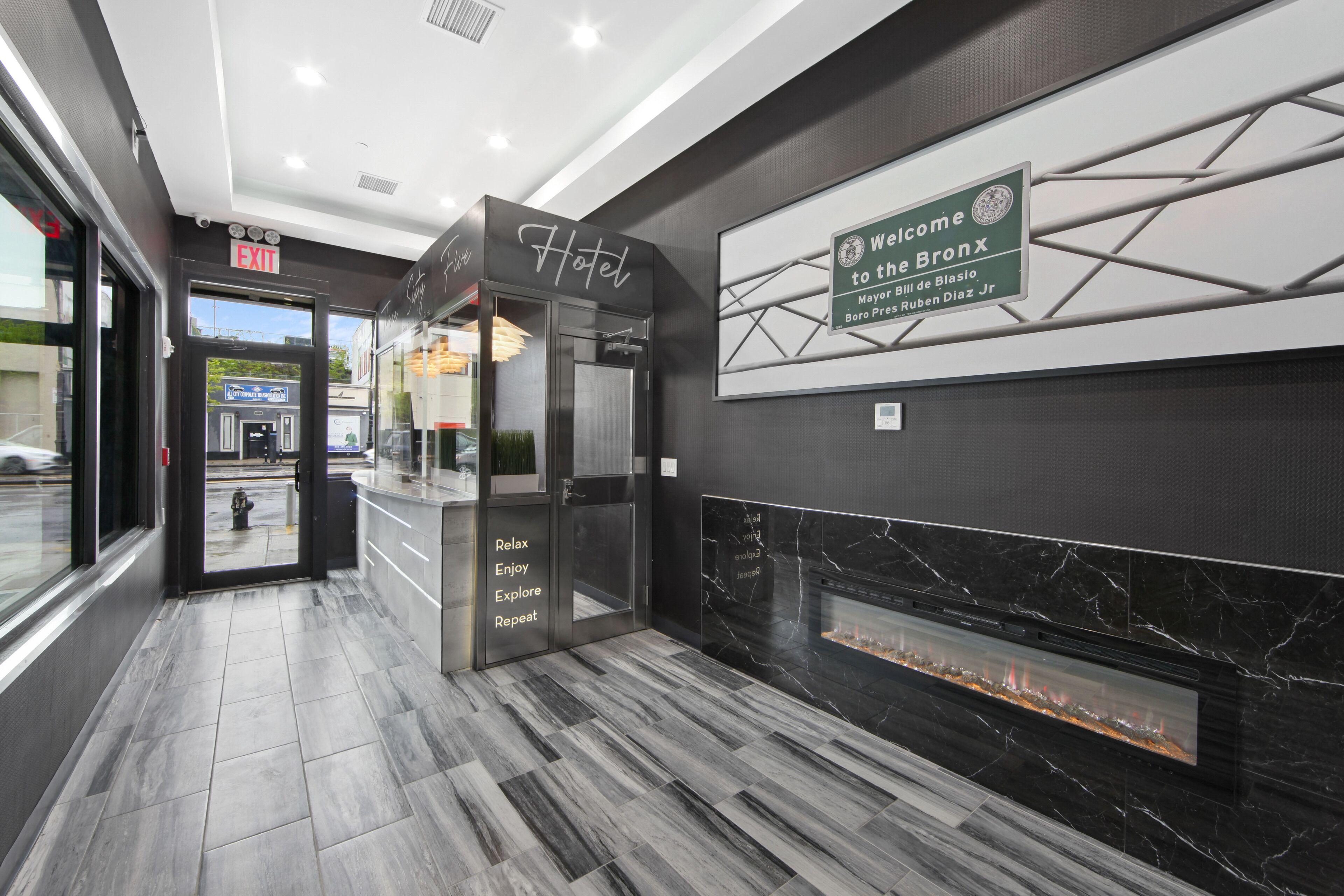 365 Bronx - Yankee Stadium 3*