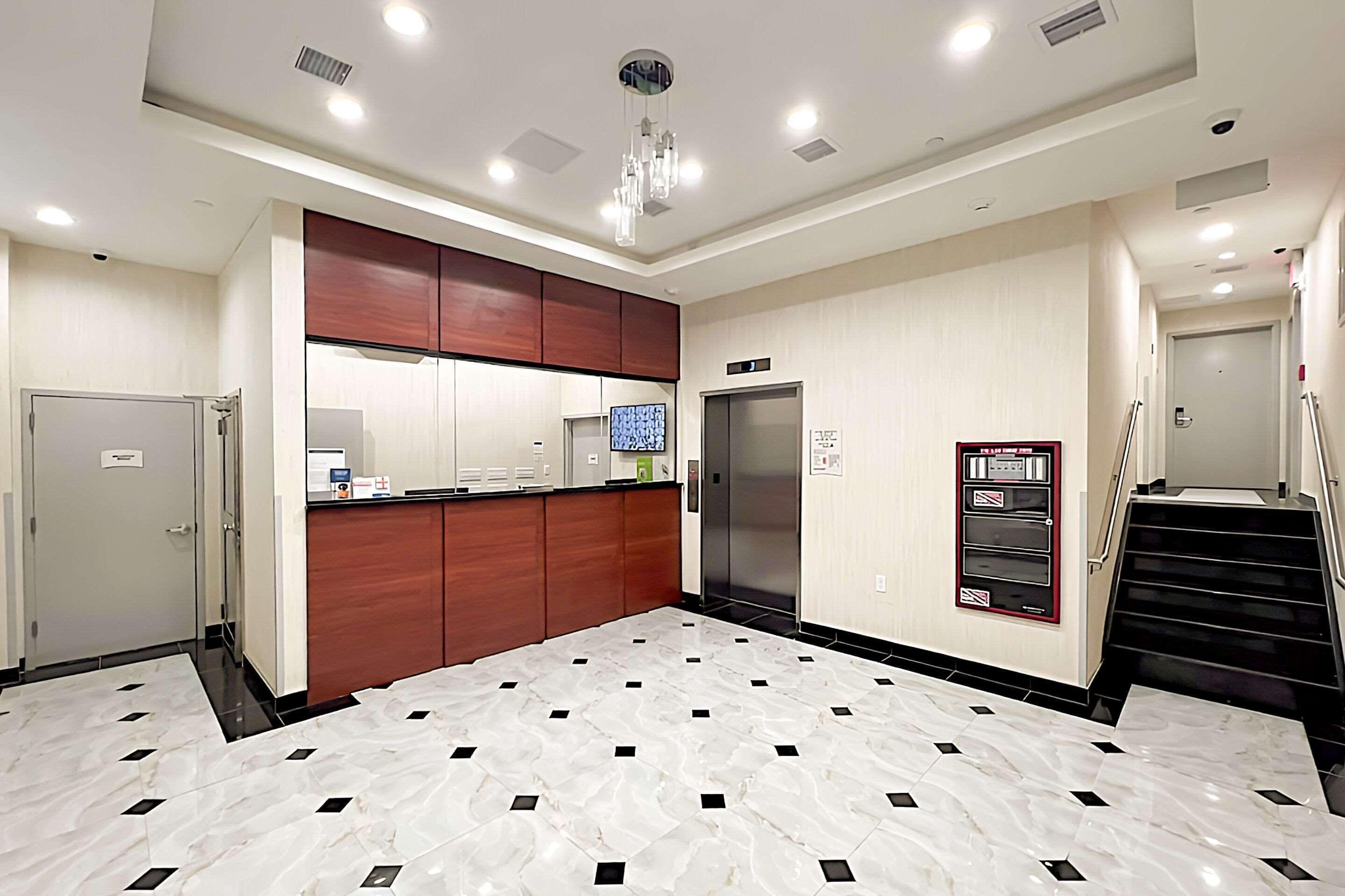 Rodeway Brooklyn - Brownsville Hotel 2*