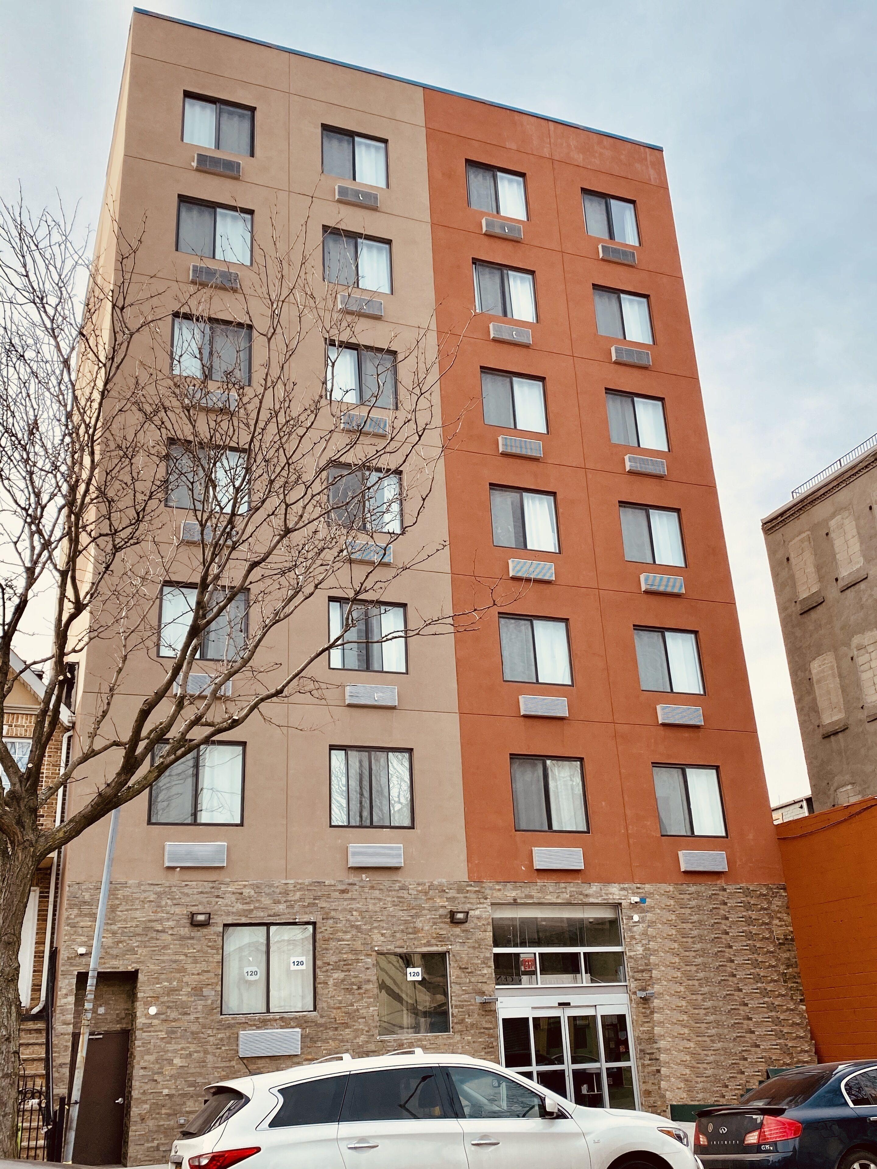 Surface Brooklyn (adults Only) 3*