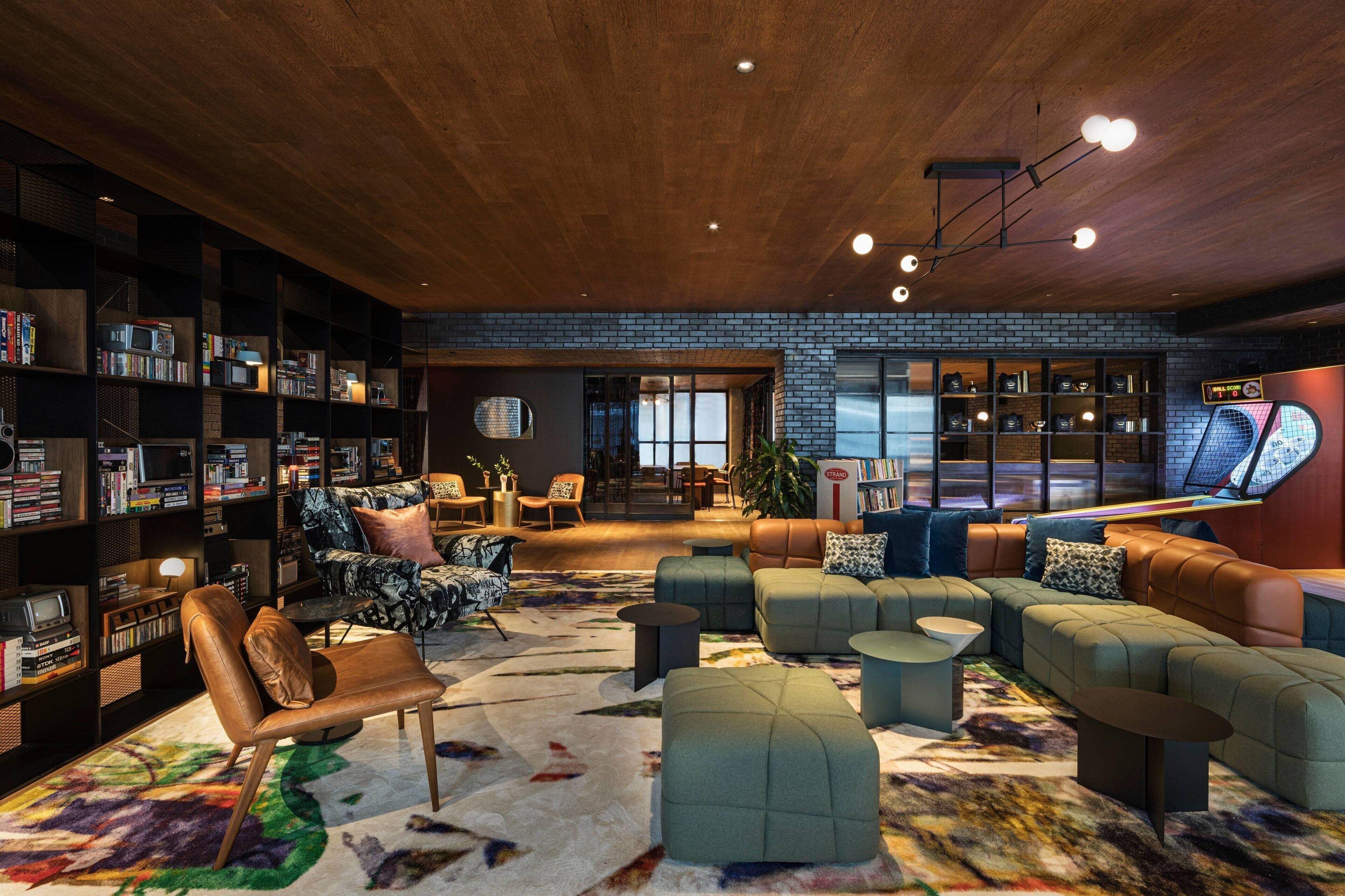 Moxy Nyc East Village Hotel 3*