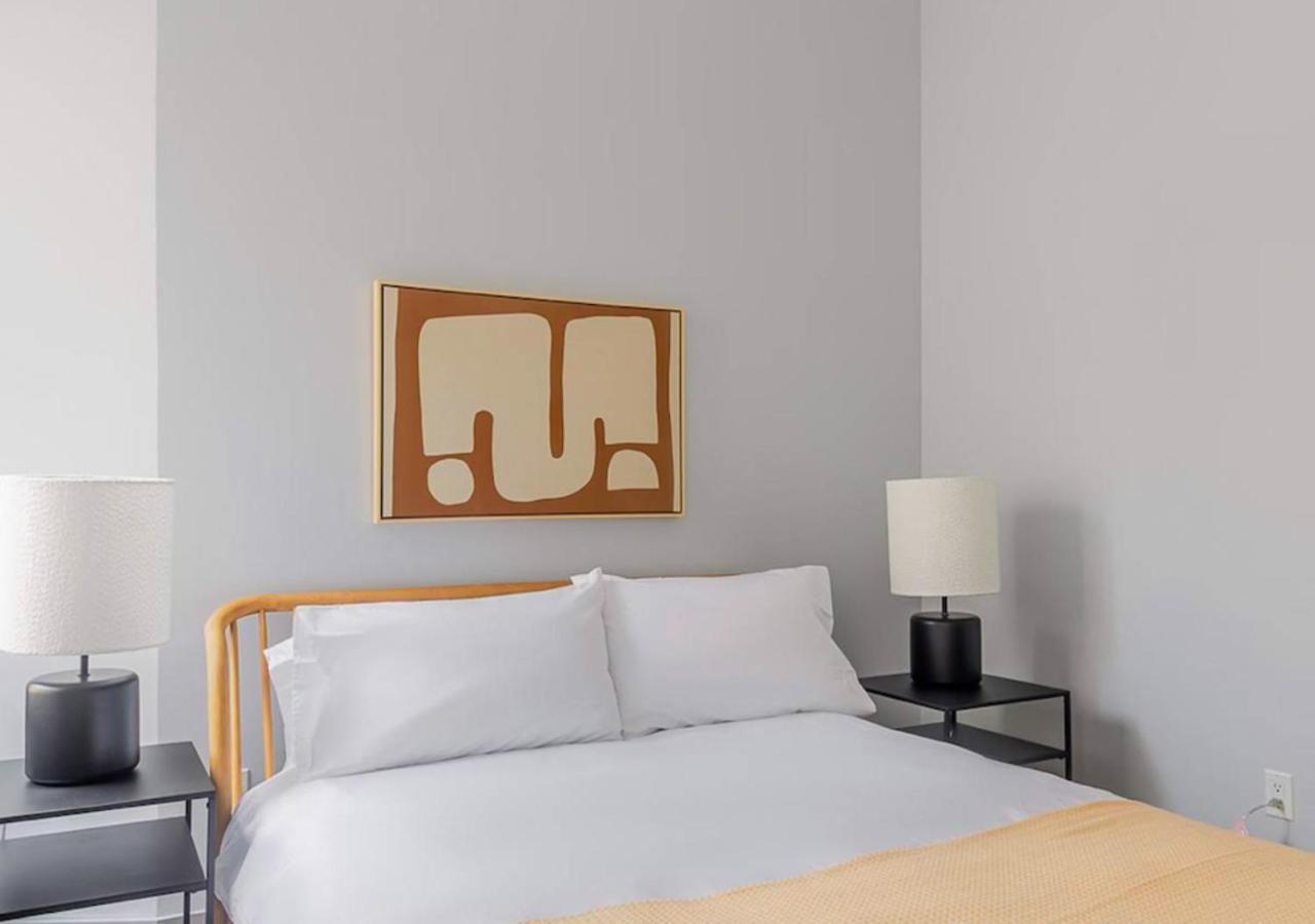 Apartment Midtown West 2 Bedroom Furnished *