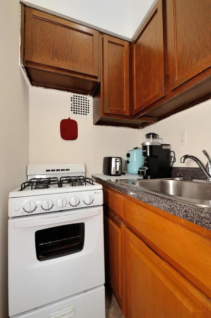 Apartment Amazing Upper East Side Studio! Epic Location! *