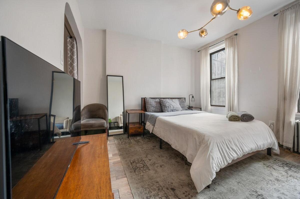 Cozy 2br In Nyc! Lenox Hill!, June To Aug 90 Days Required Apartment