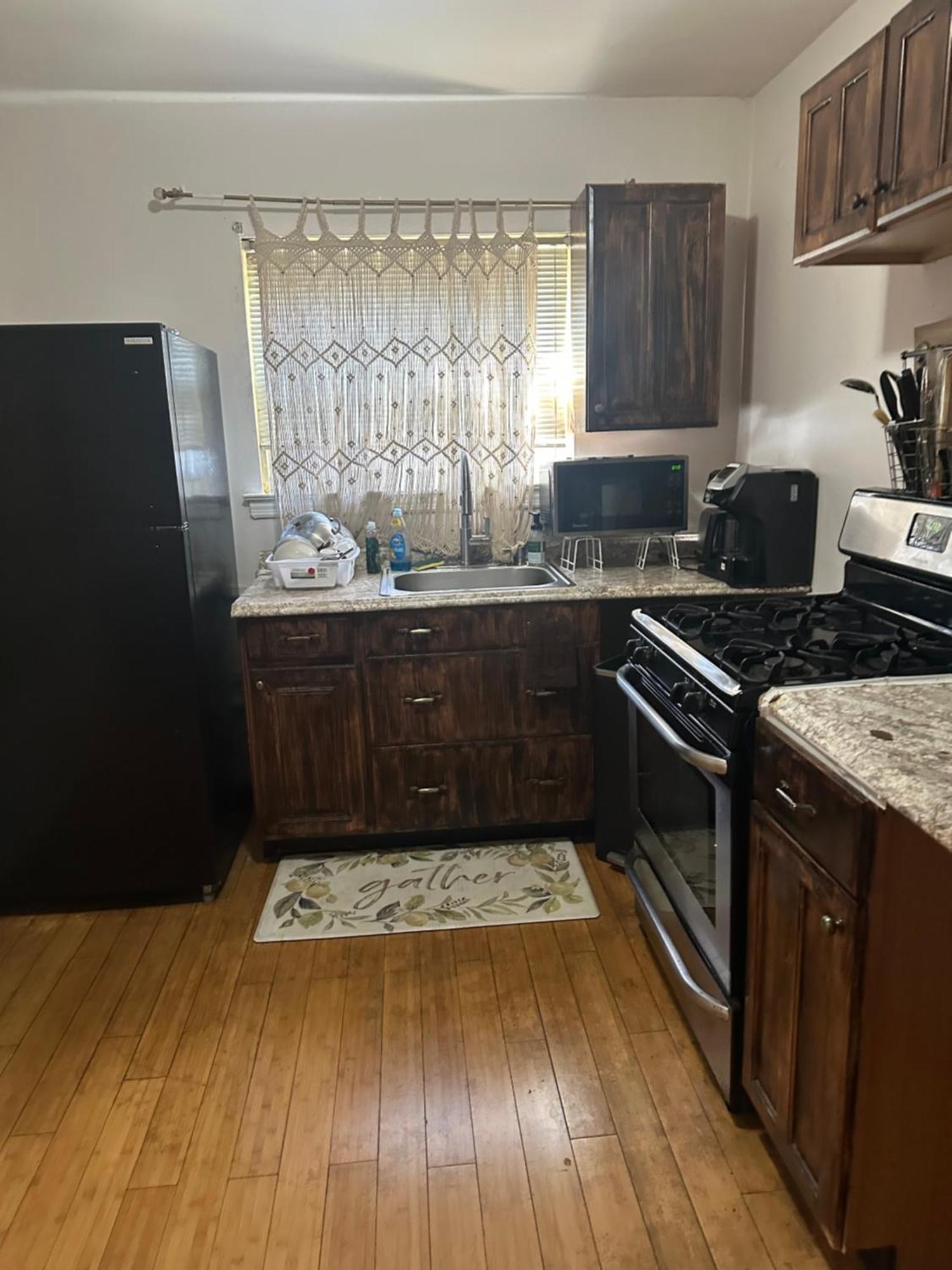 Your Away From ! Unit 2- 1st Floor Apartment