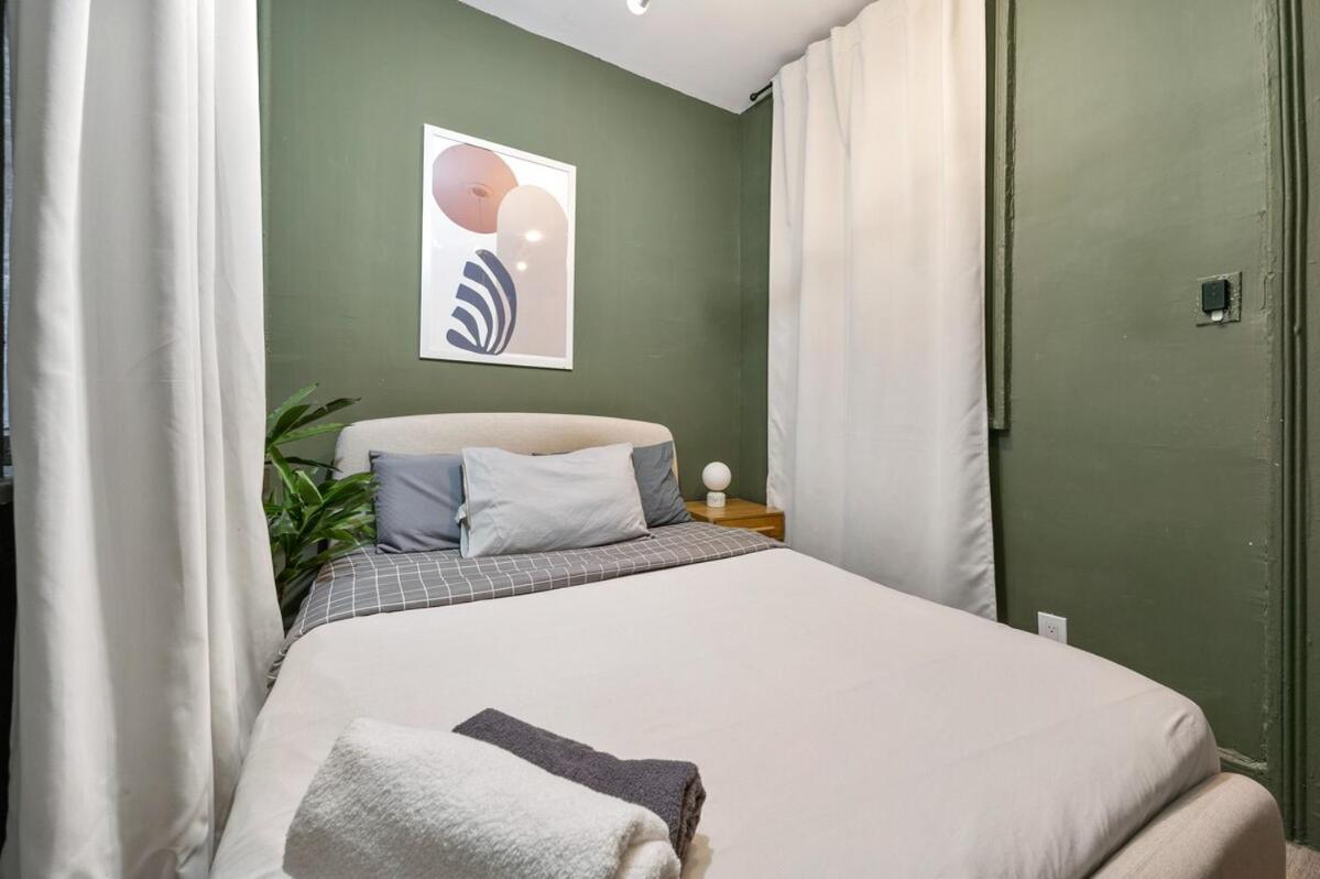 Apartment Cozy 2br In Nyc! Lenox Hill!, June To Aug 90 Days Required New York