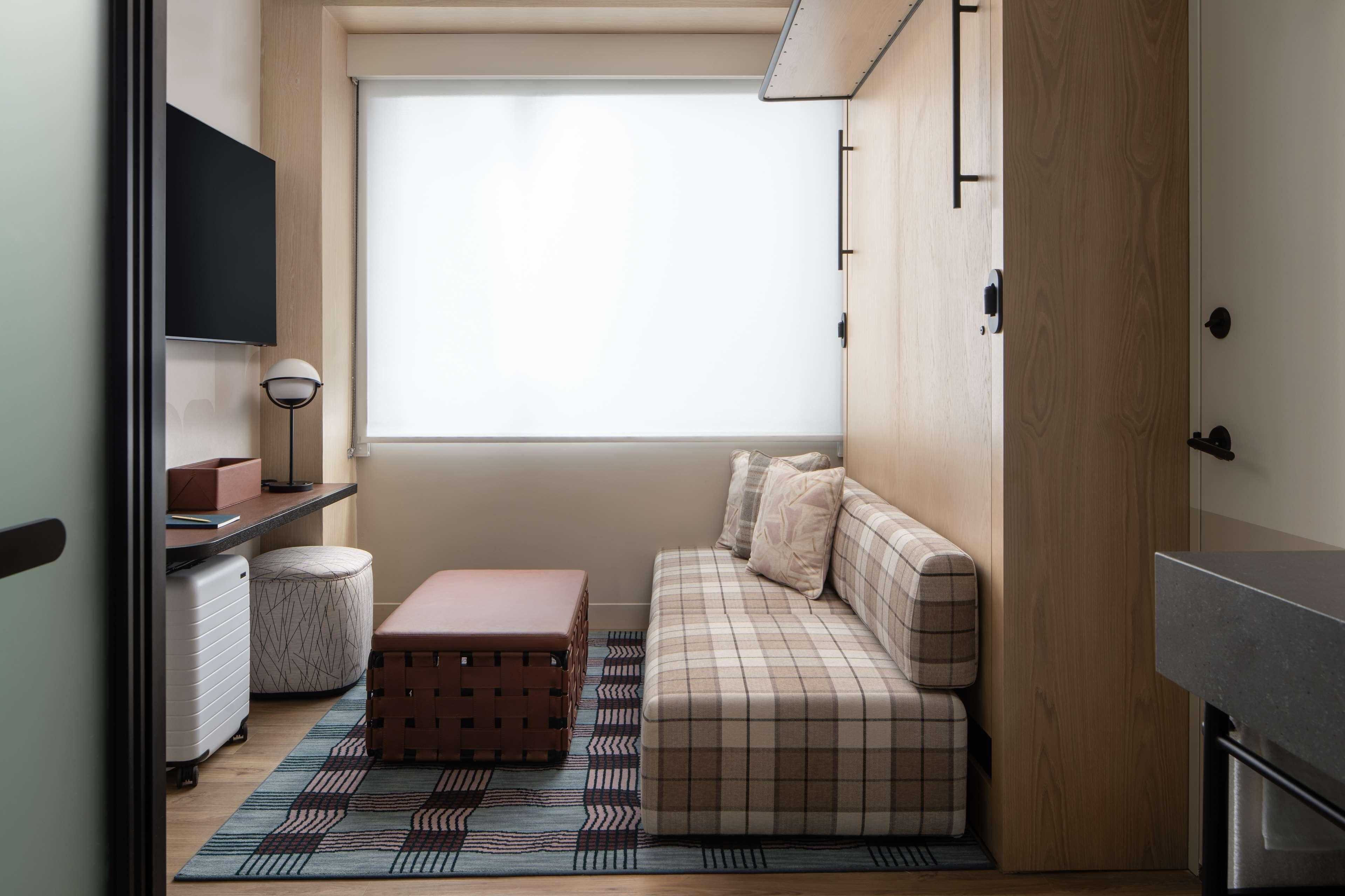 Motto By Hilton Times Square 3*