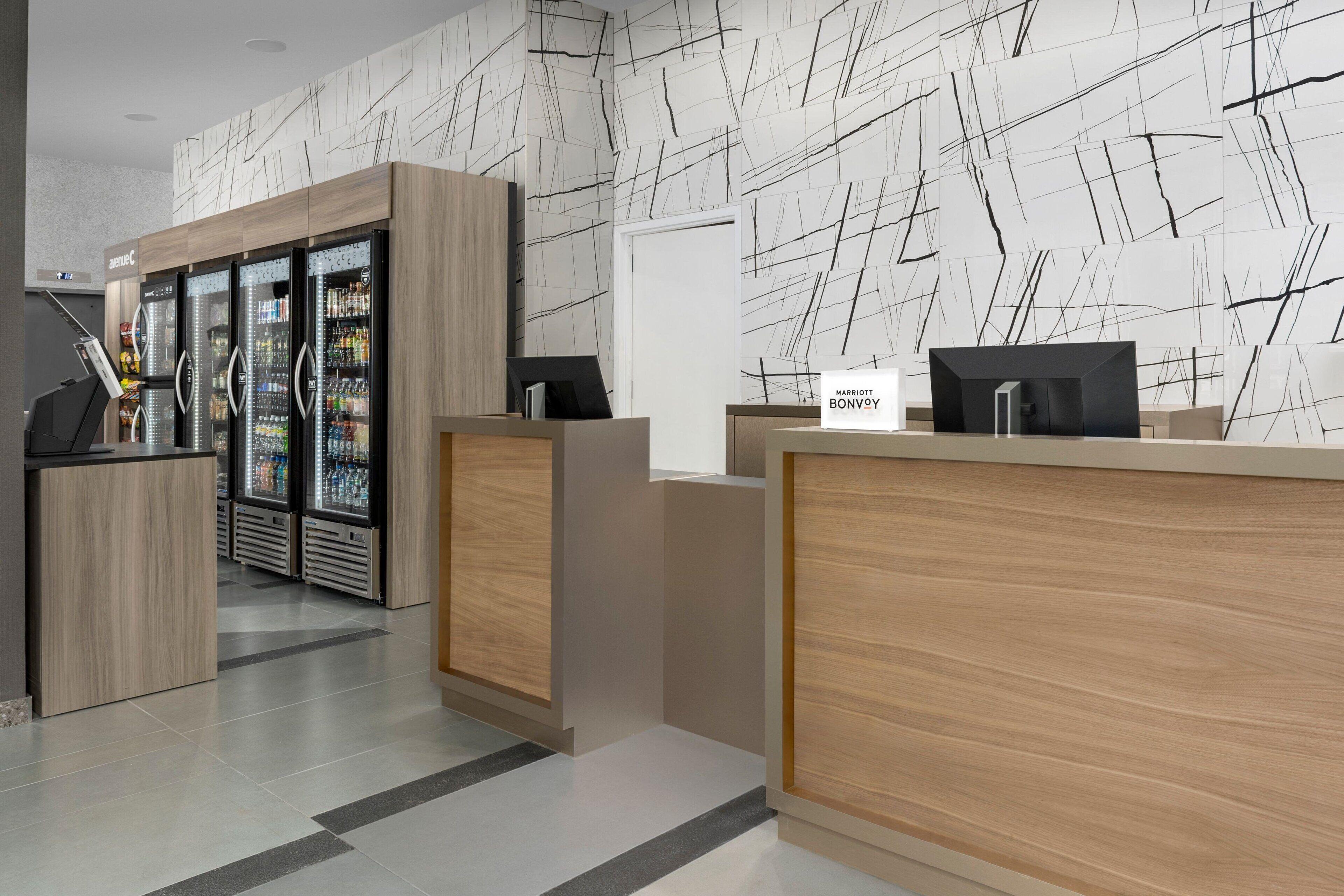 Hotel Springhill By Marriott Queens 3*