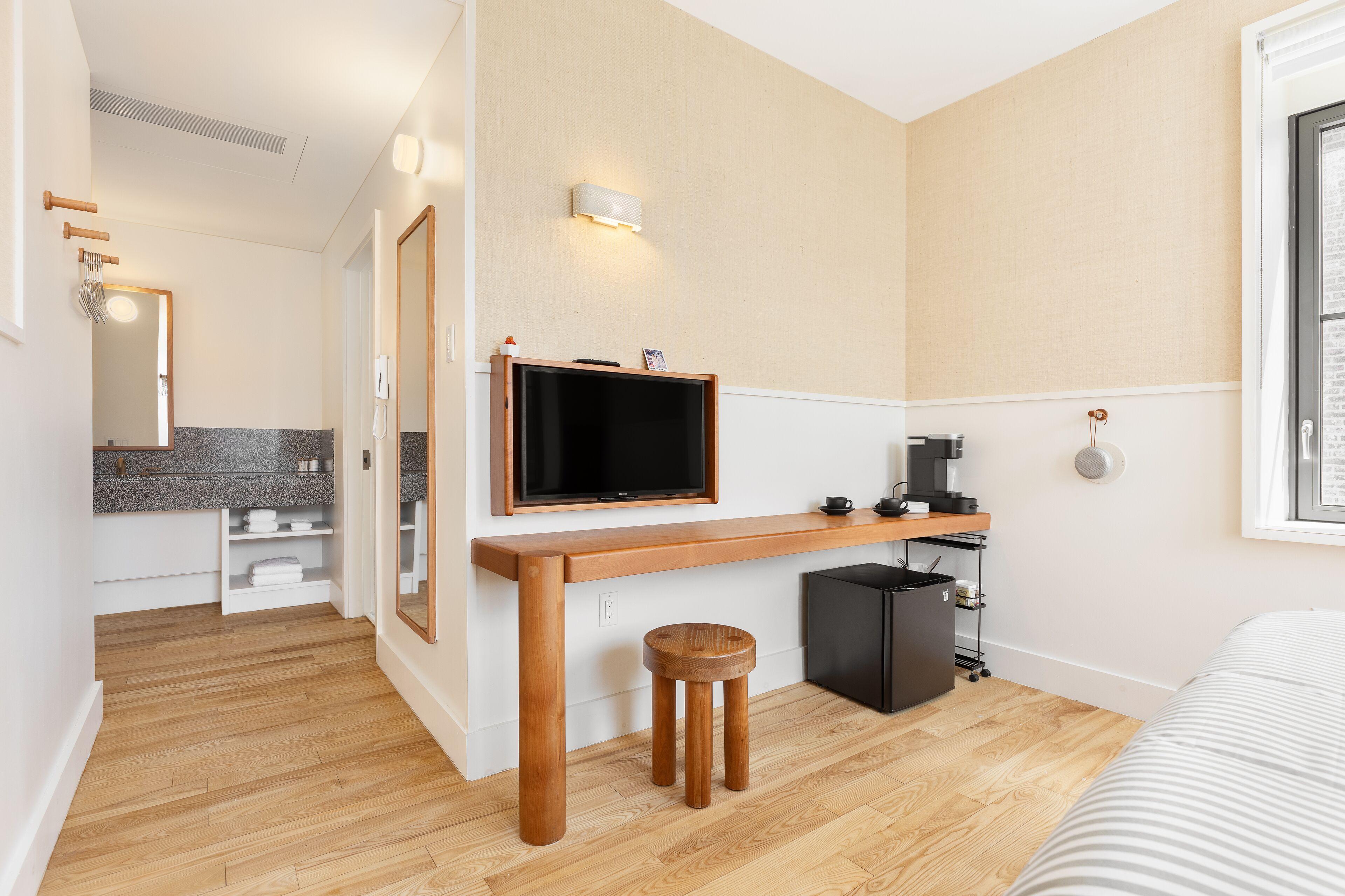 Untitled At 3 Freeman Alley 4*