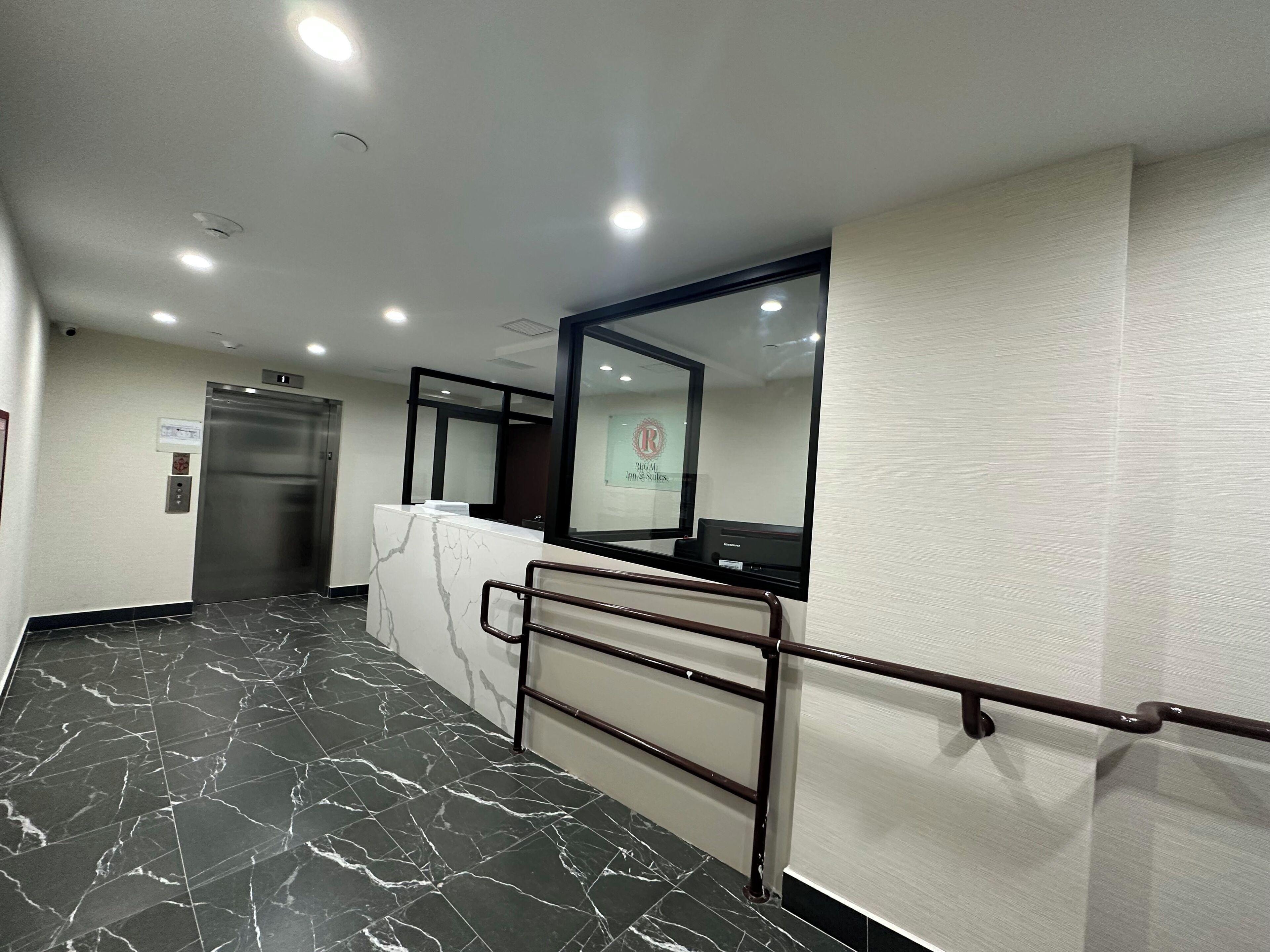 Regal & Laguardia 3* New York