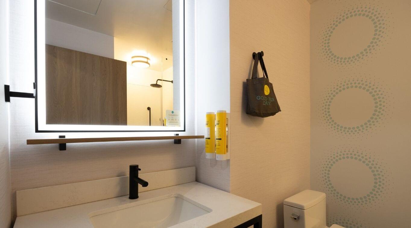 Tru By Hilton Brooklyn Hotel