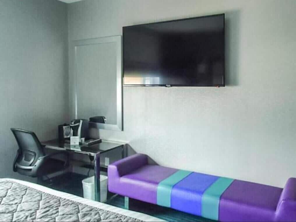 Umbrella Bronx Hotel