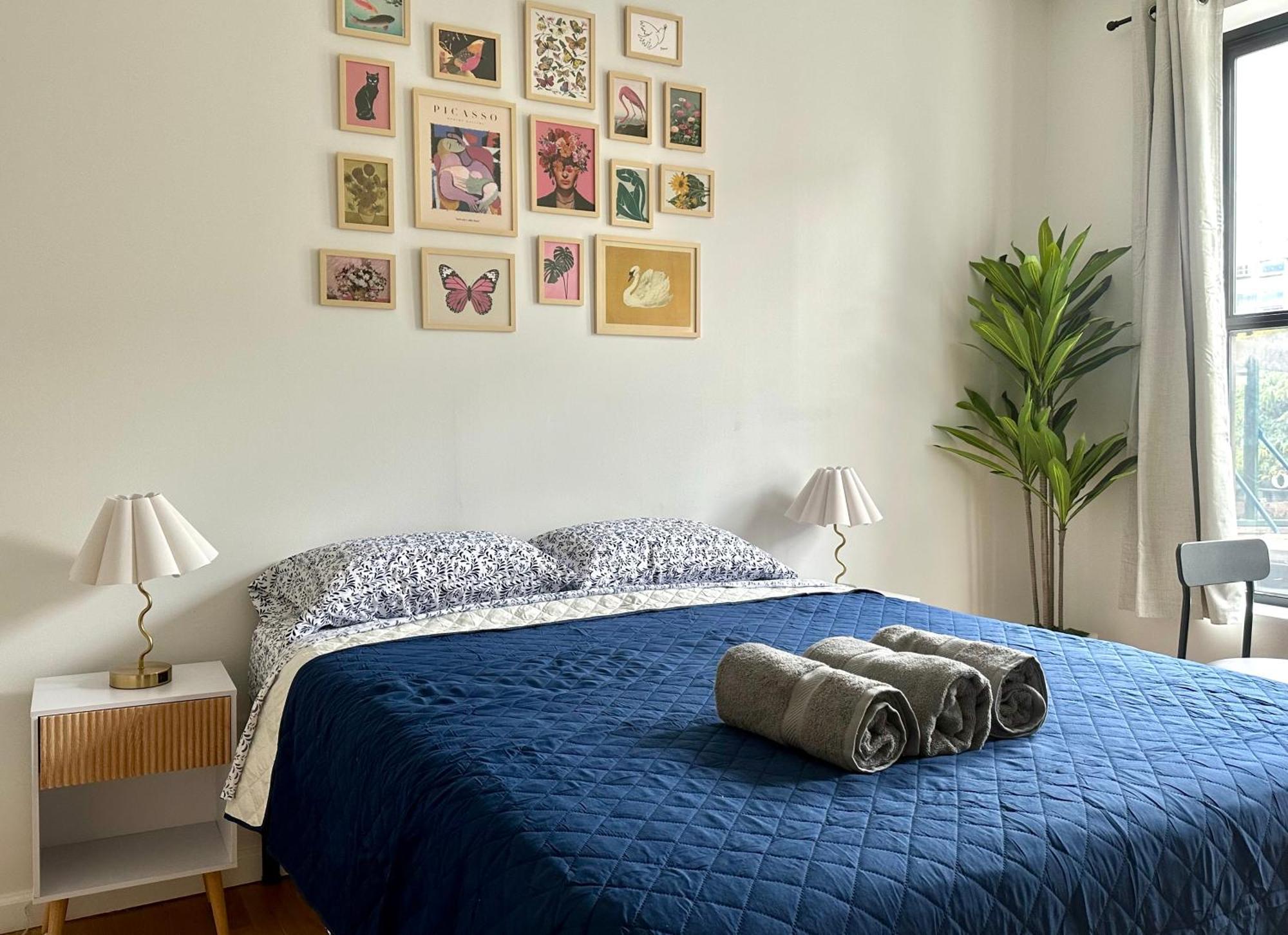 Guest house The Marquee House