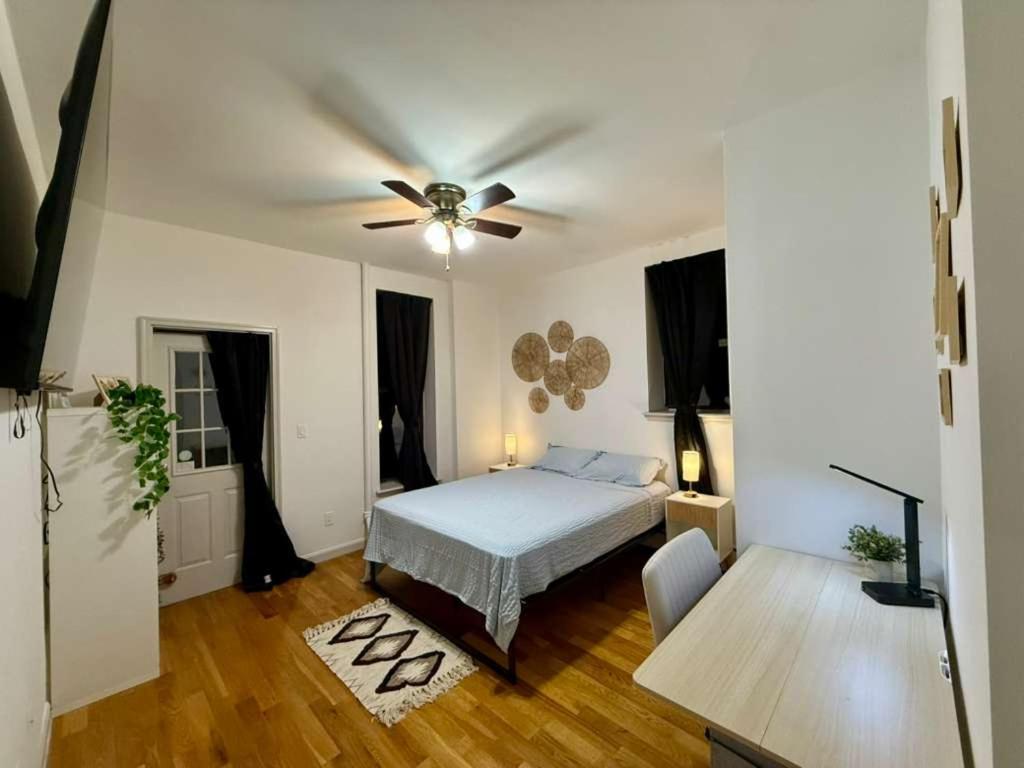 Guest house The Black Nut Nyc