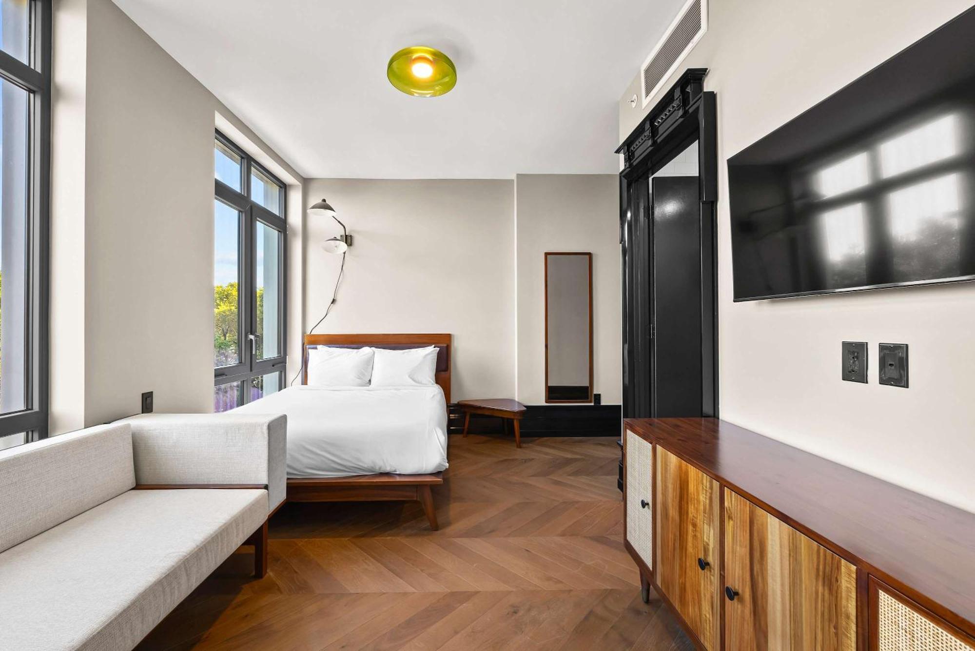 Freeman 503 By Rove 1br With Shared Amenities * New York