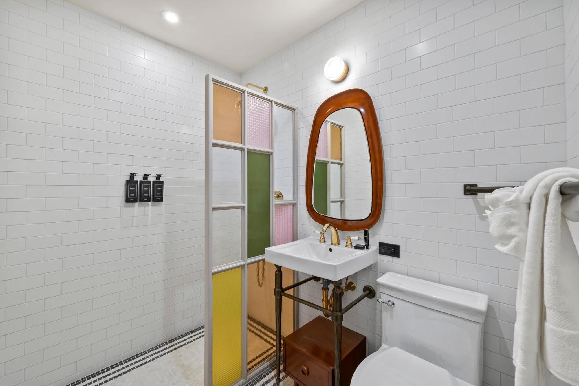 Freeman 903 By Rove Travel - 1br With Shared Amenities * New York