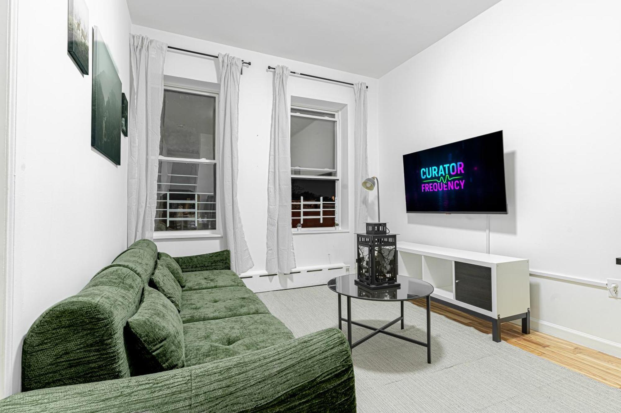 Modern Comfort 2br With Washer & Dryer Near Subway & Lga * New York