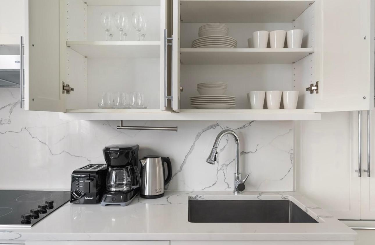 Three Bedroom In Upper West Side Apartment *