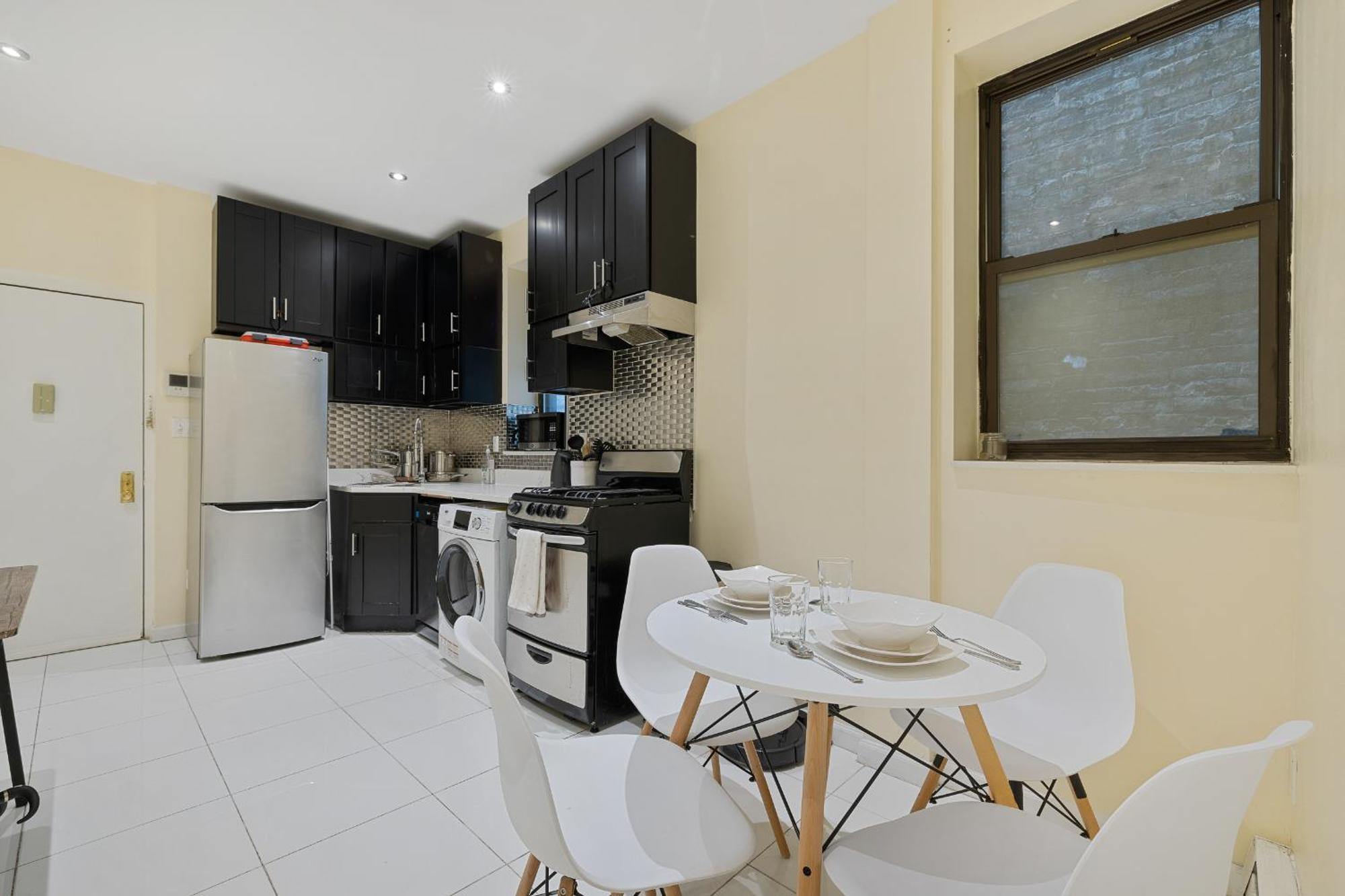 Spacious Park Apartment