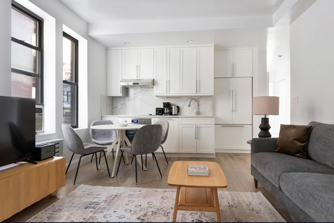 Apartment Three Bedroom In Upper West Side *