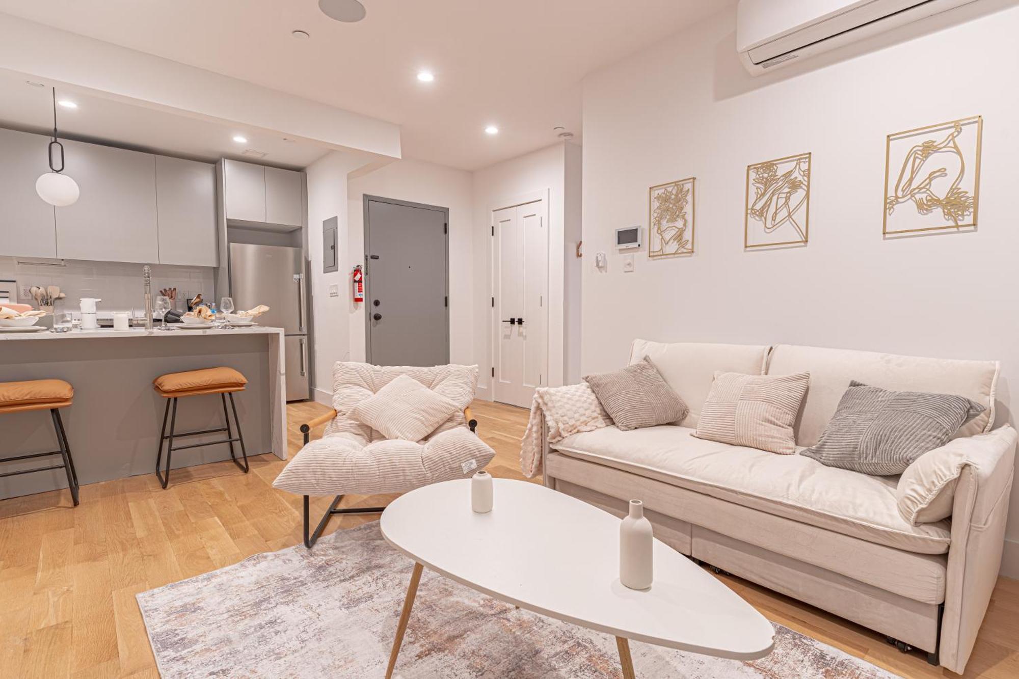 Modern & Min Brooklyn Gem W Balcony