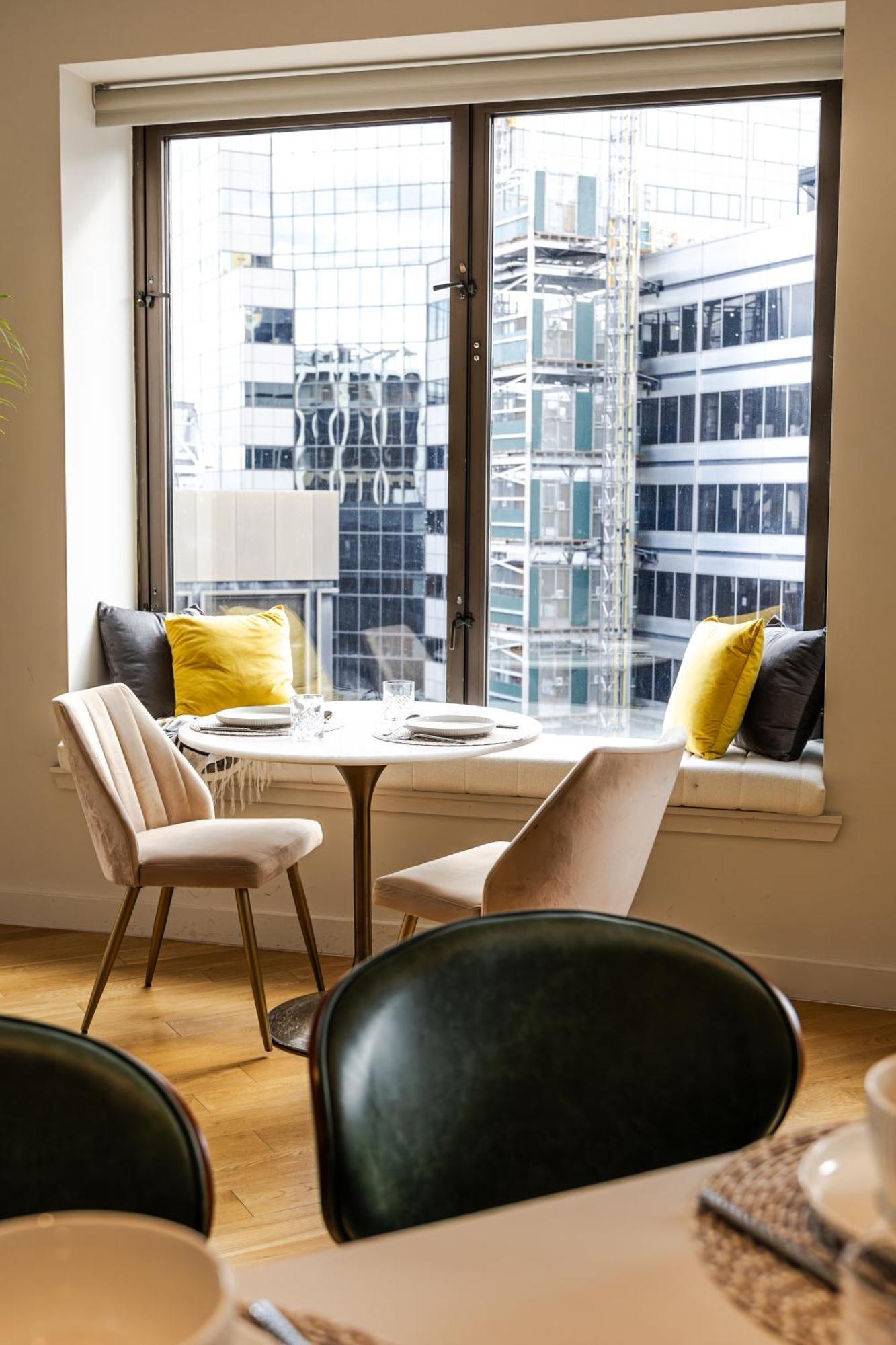 Apartment Premier Host - Luxurious Stunning High-floor Corner 2-bedroom