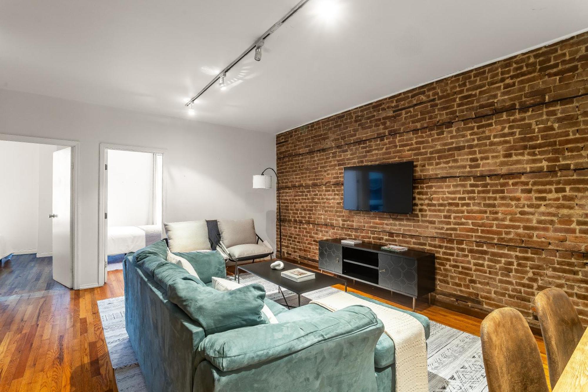 Apartment Excellent Location - 3 Bedroom In Midtown Manhattan! *