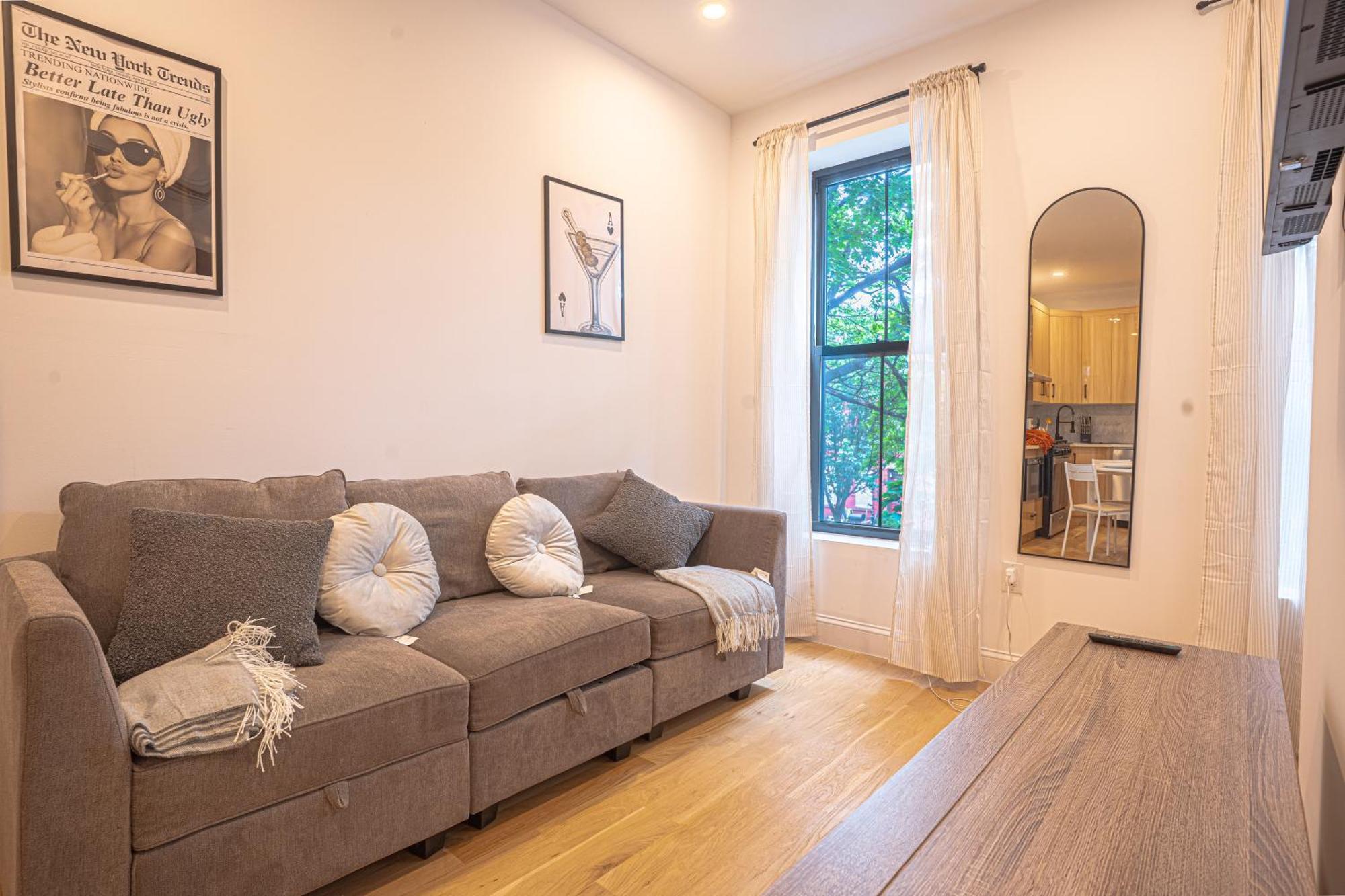 Comfortable & Chic 3br In The Heart Of Brooklyn Apartment