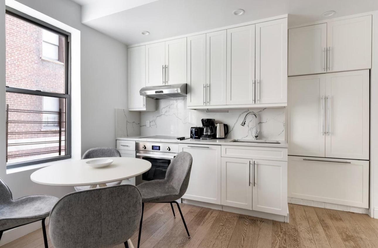 Apartment Three Bedroom In Upper West Side *