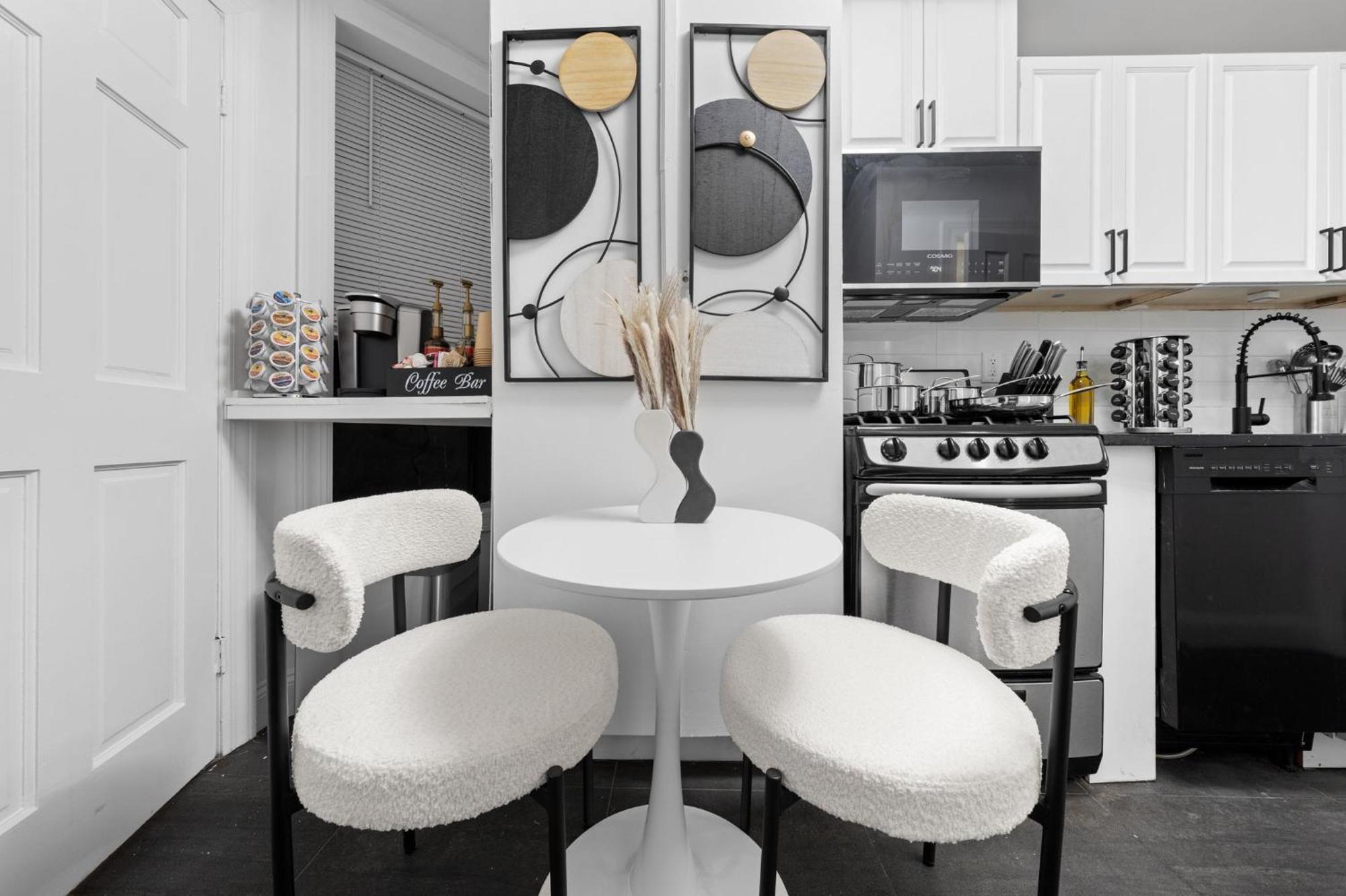 Apartment Luxe & Trendy 2br 1ba Heart Of Lower Manhattan 30 Day Minimum *