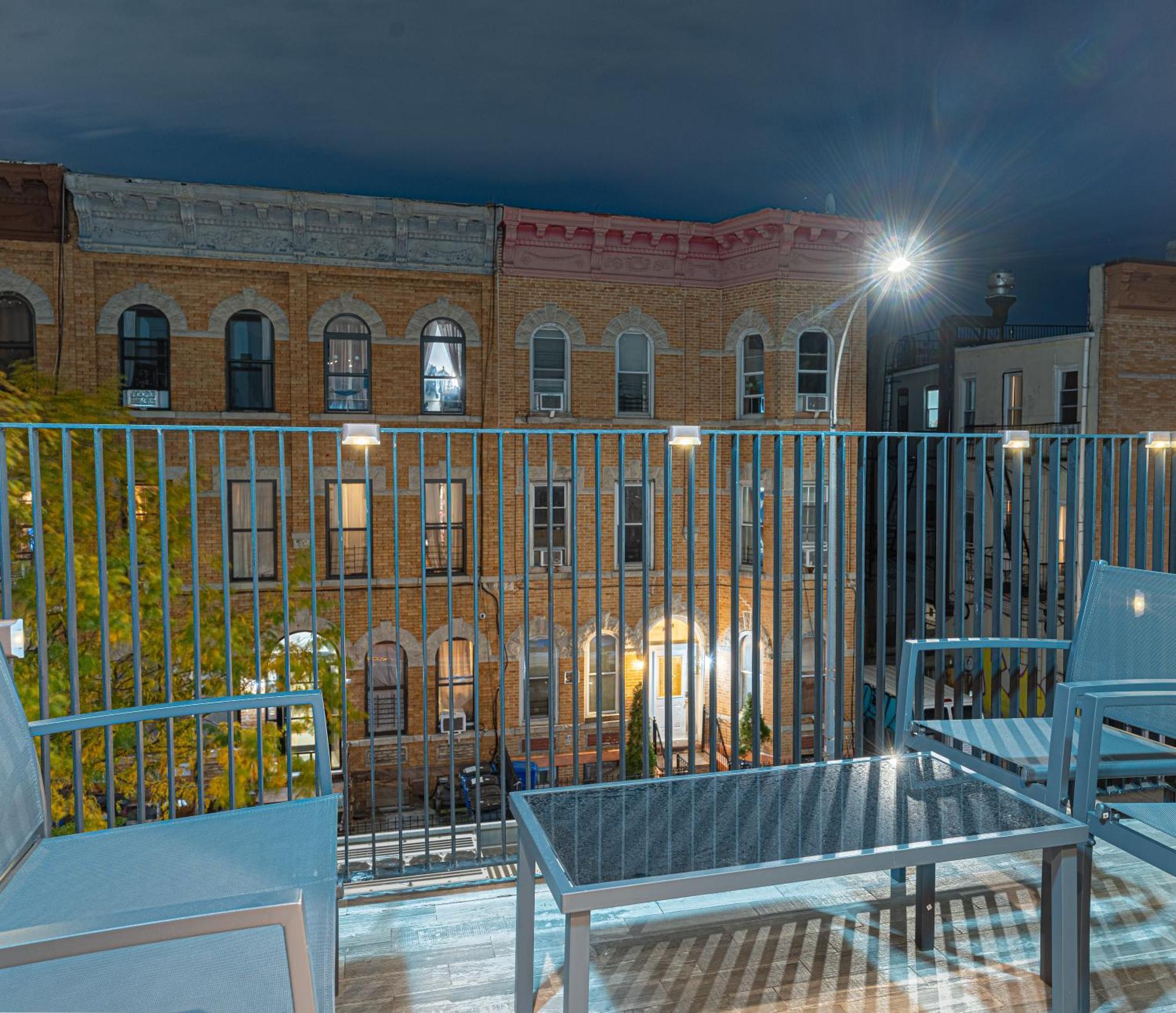 Modern & Min Brooklyn Gem W Balcony Apartment *