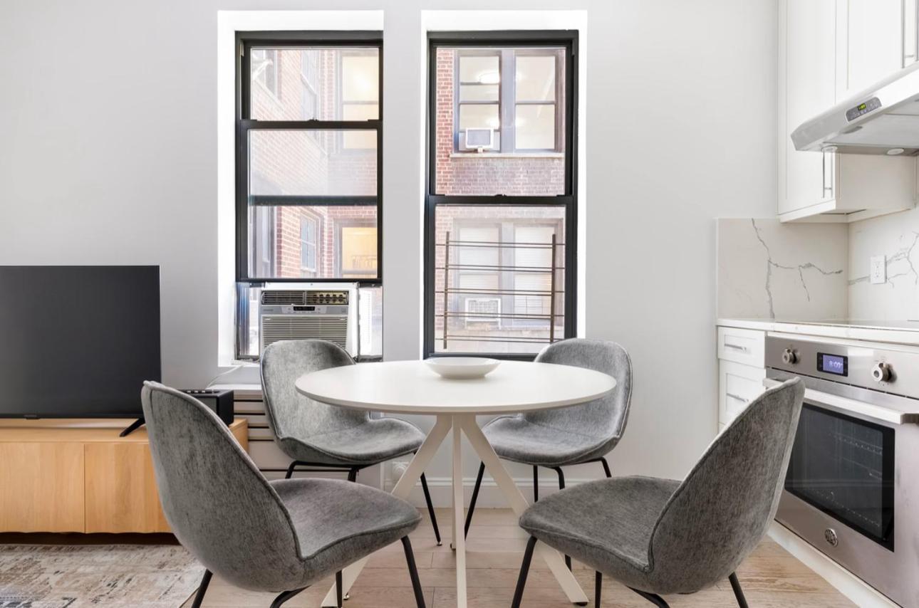 Apartment Three Bedroom In Upper West Side New York