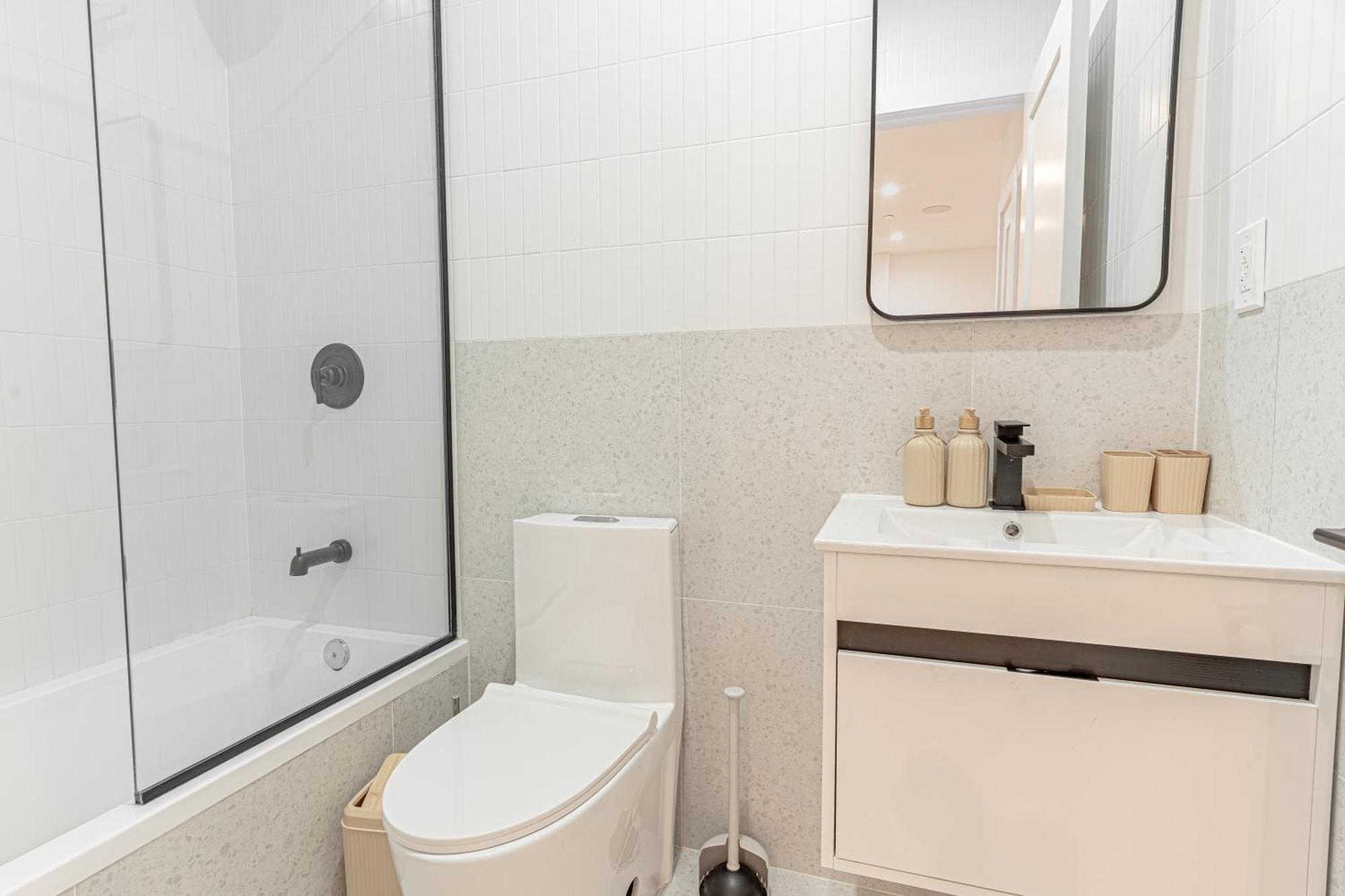 Modern & Min Brooklyn Gem W Balcony Apartment New York