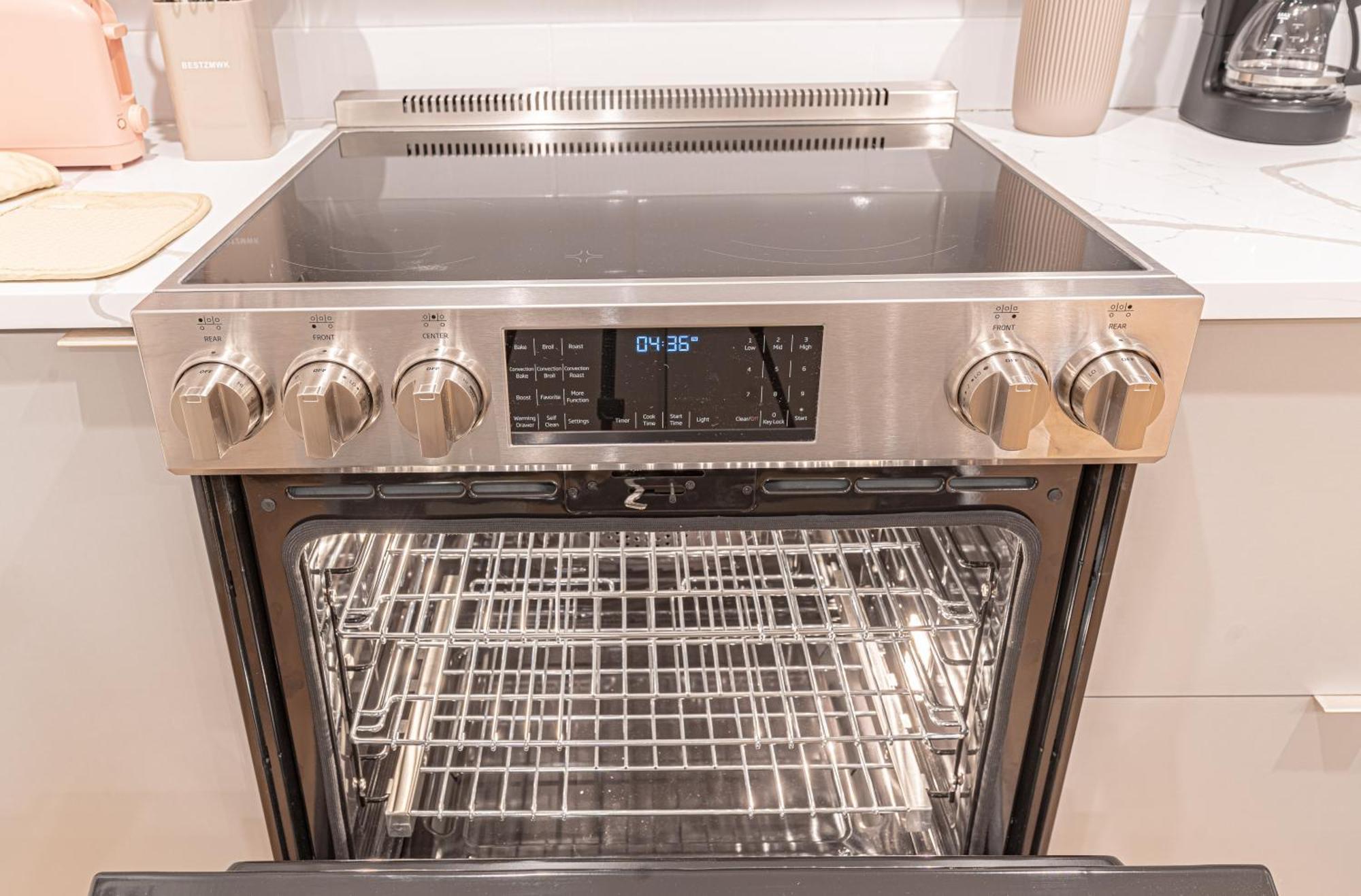 Modern & Min Brooklyn Gem W Balcony *