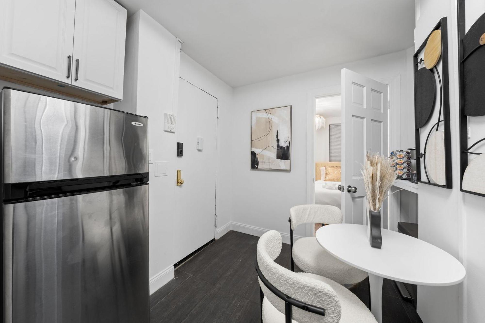 Luxe & Trendy 2br 1ba Heart Of Lower Manhattan 30 Day Minimum Apartment