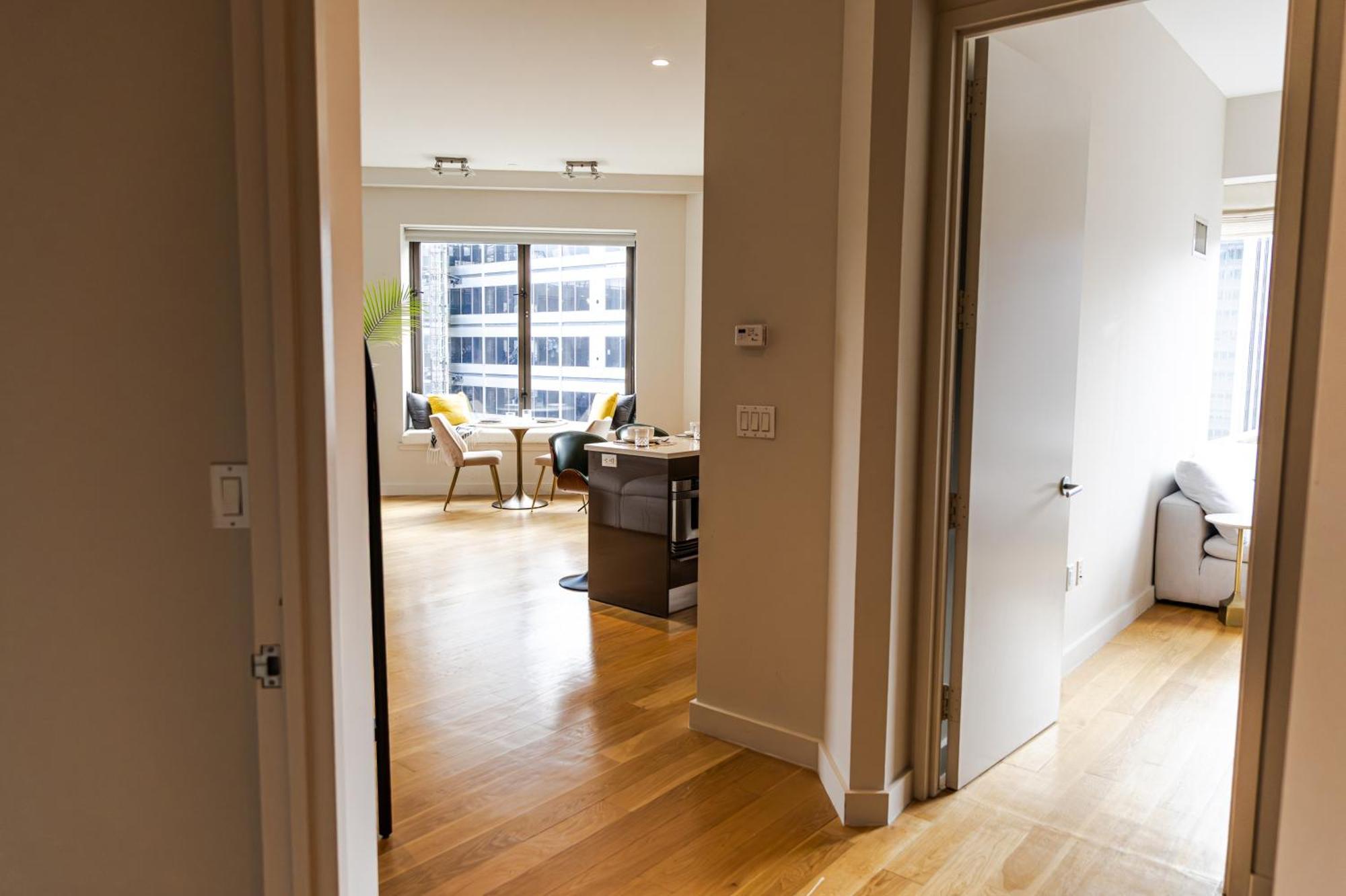 Premier Host - Luxurious Stunning High-floor Corner 2-bedroom * New York