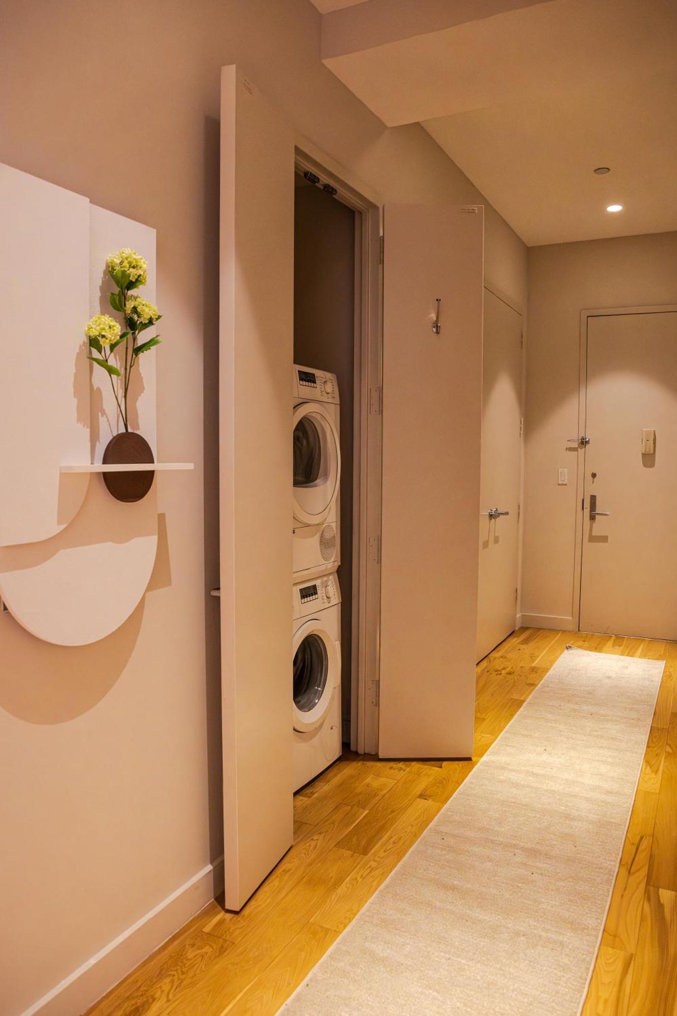 Premier Host - Luxurious Stunning High-floor Corner 2-bedroom