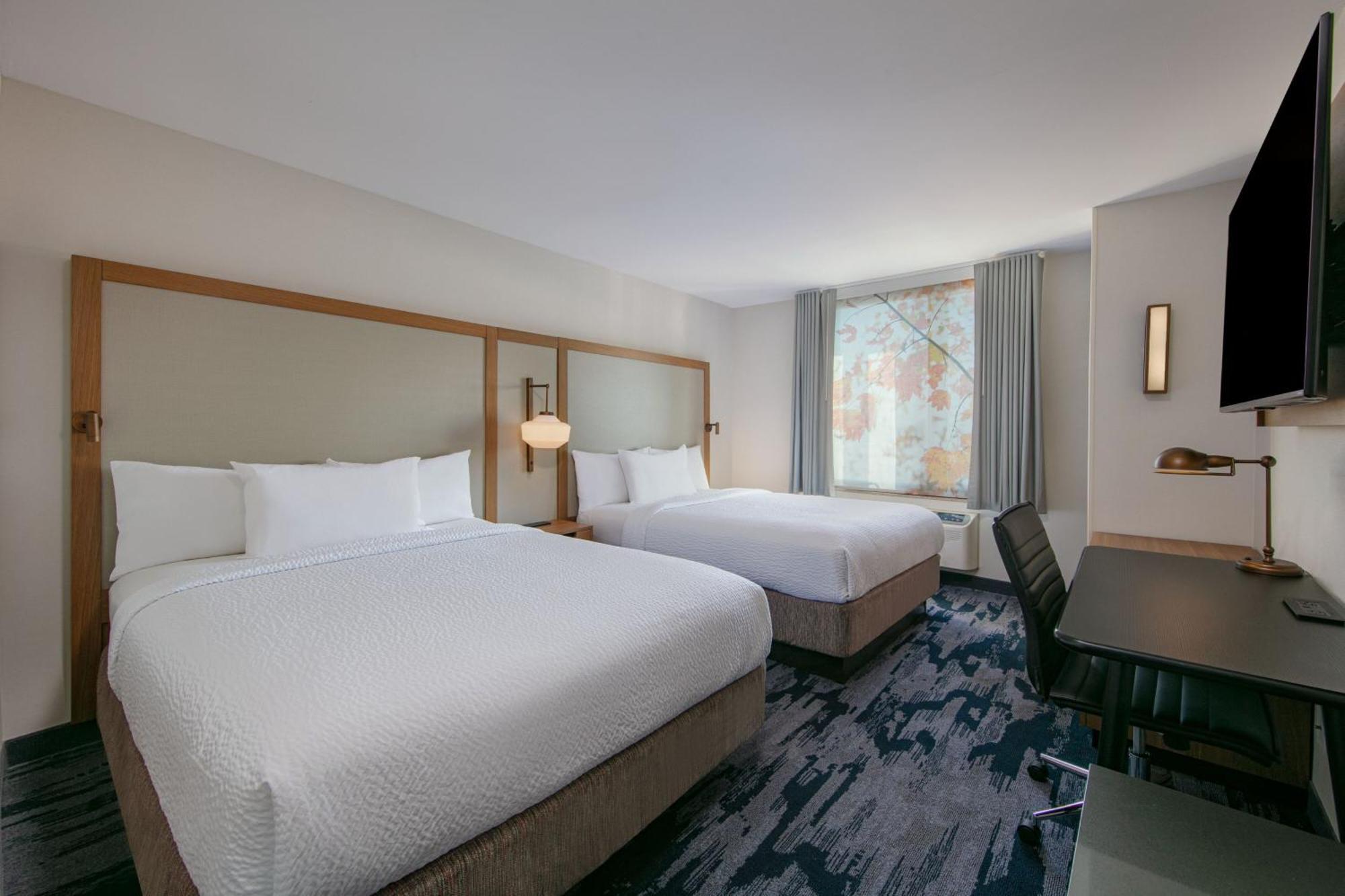 Hotel Fairfield By Marriott Jfk Airport 3*