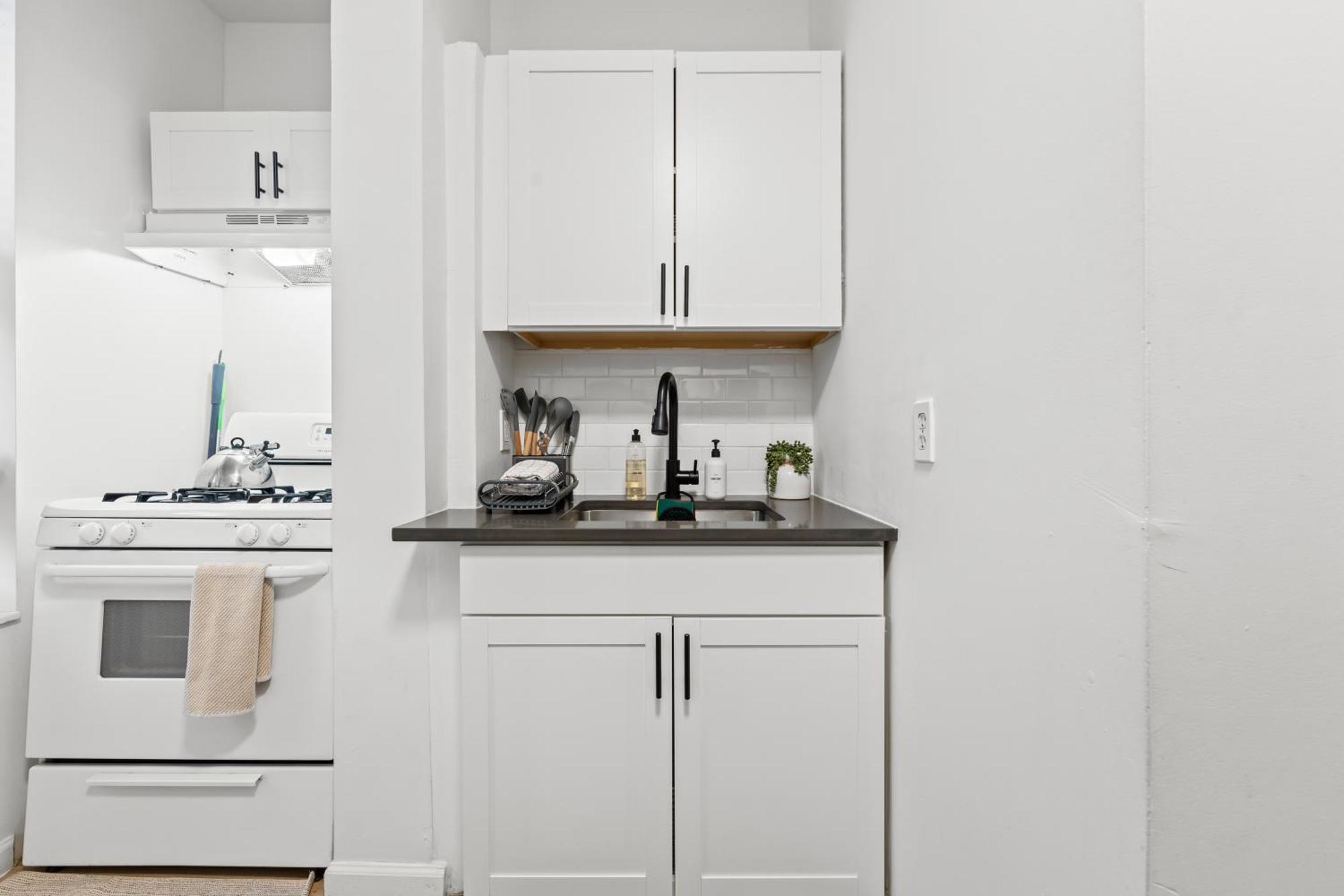 Convenient 2br - Walking Distance To Times Square Apartment New York