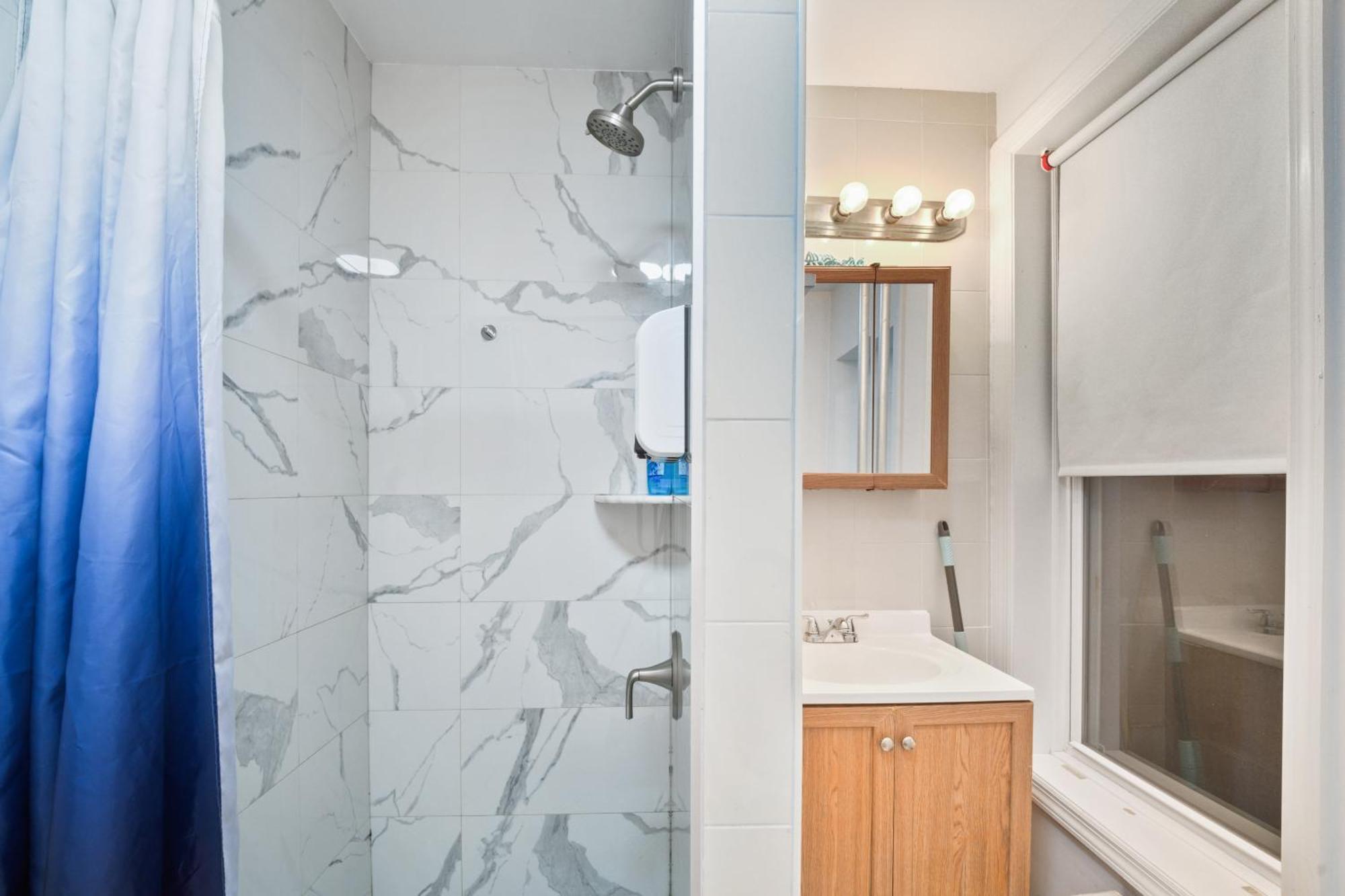 Homelike In The Heart Of China Town * New York