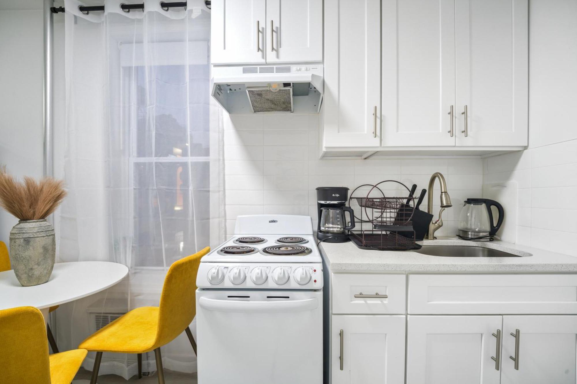 Homelike In The Heart Of China Town