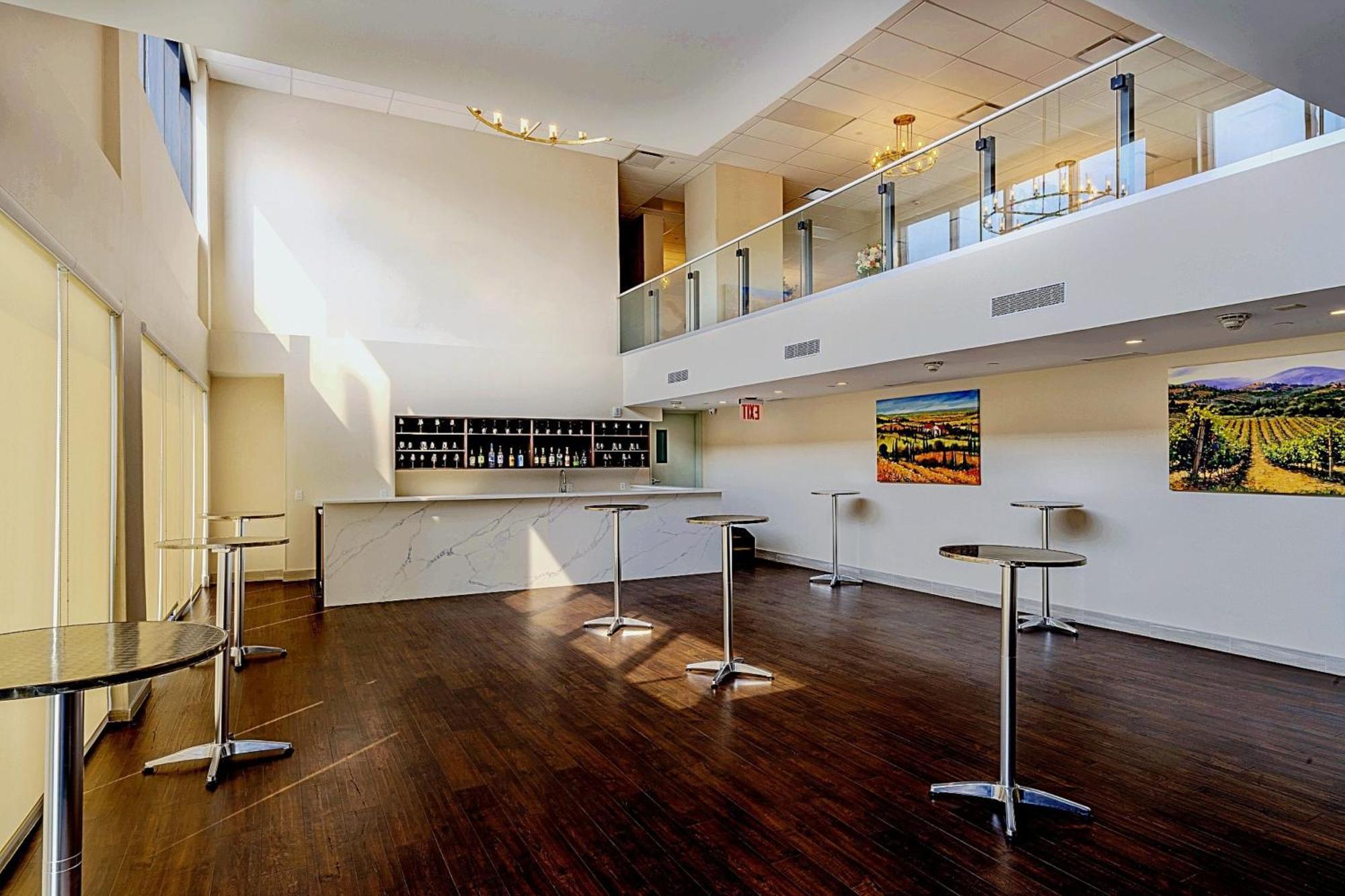 Express Long Island E - By Ihg New York