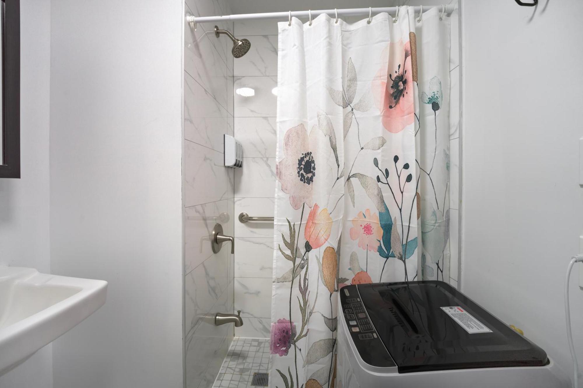 Homelike In The Heart Of China Town