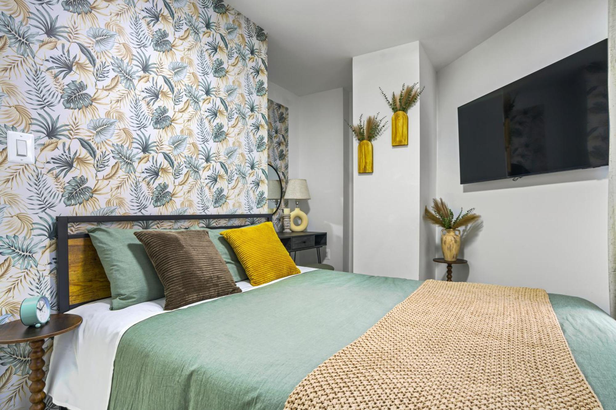 Homelike In The Heart Of China Town * New York