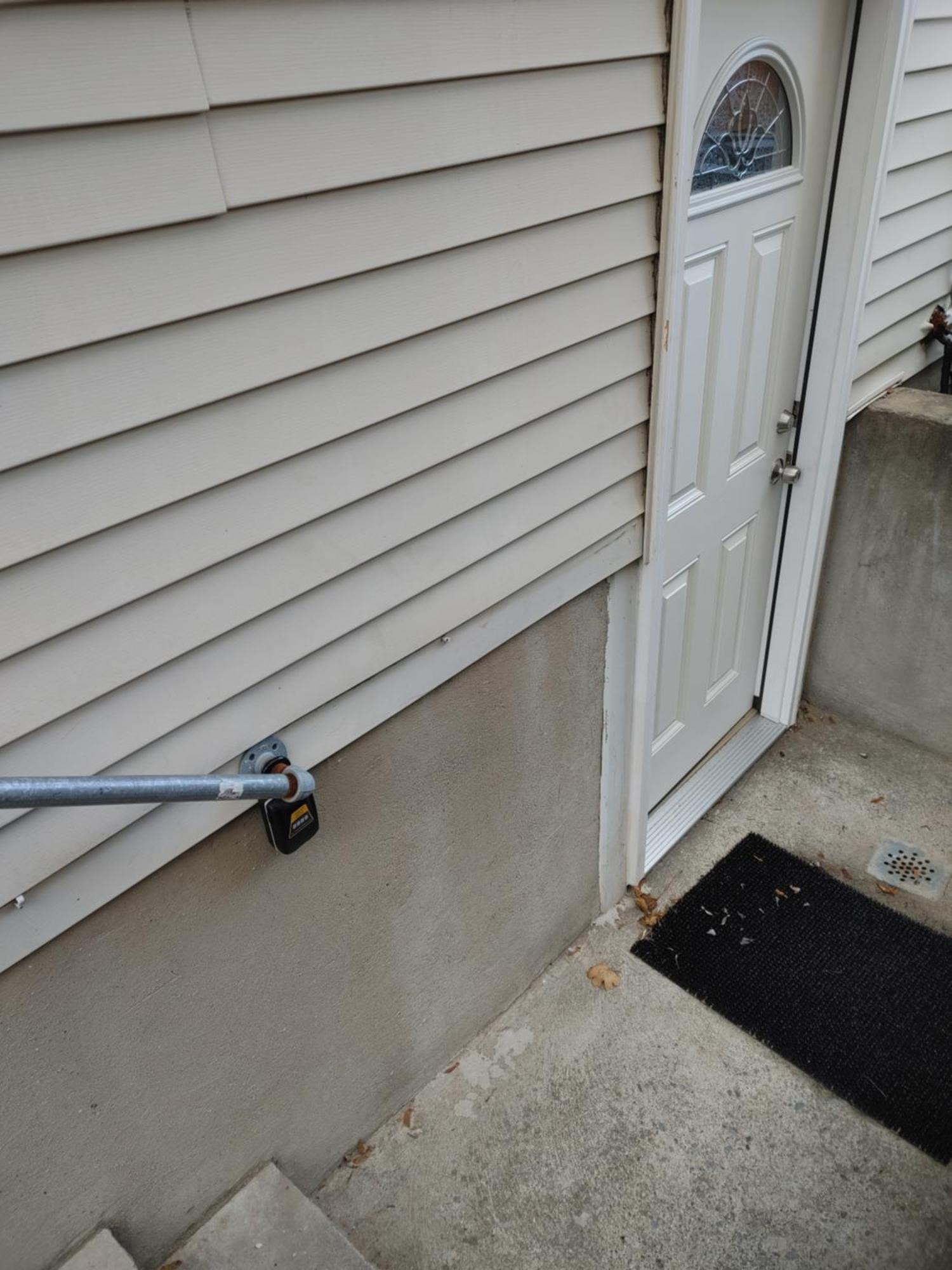 In A Quiet Peaceful Area. Apartment *