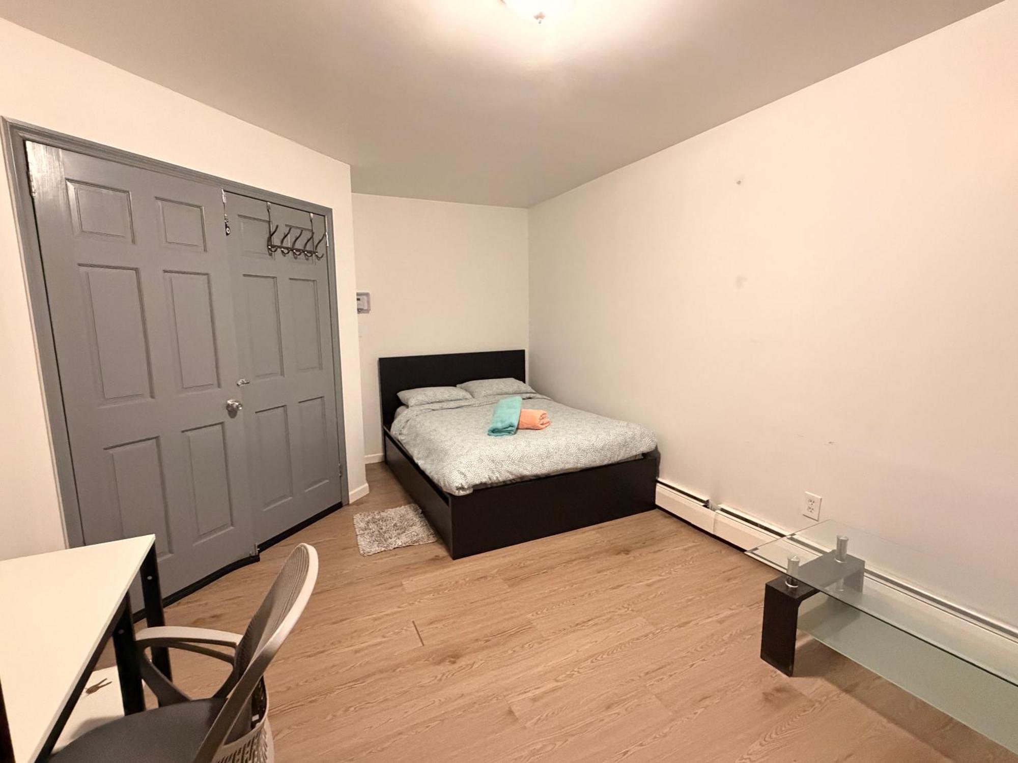 邻近地铁宽敞舒适明亮的大卧室3a Homestay New York
